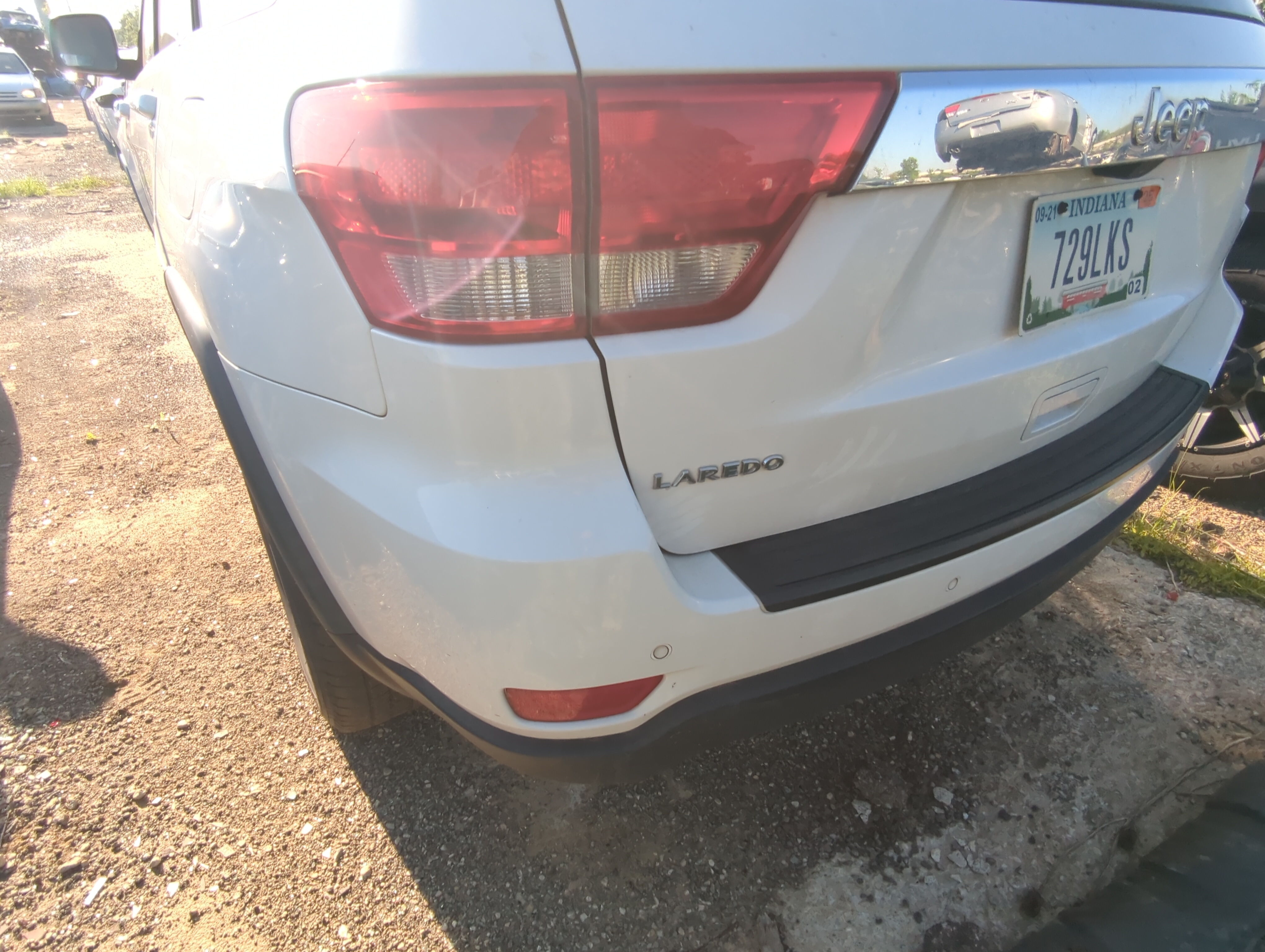 2011-2013 Jeep Grand Cherokee Rear Bumper Assembly Oem 1080434 - Oemusedautoparts1.com