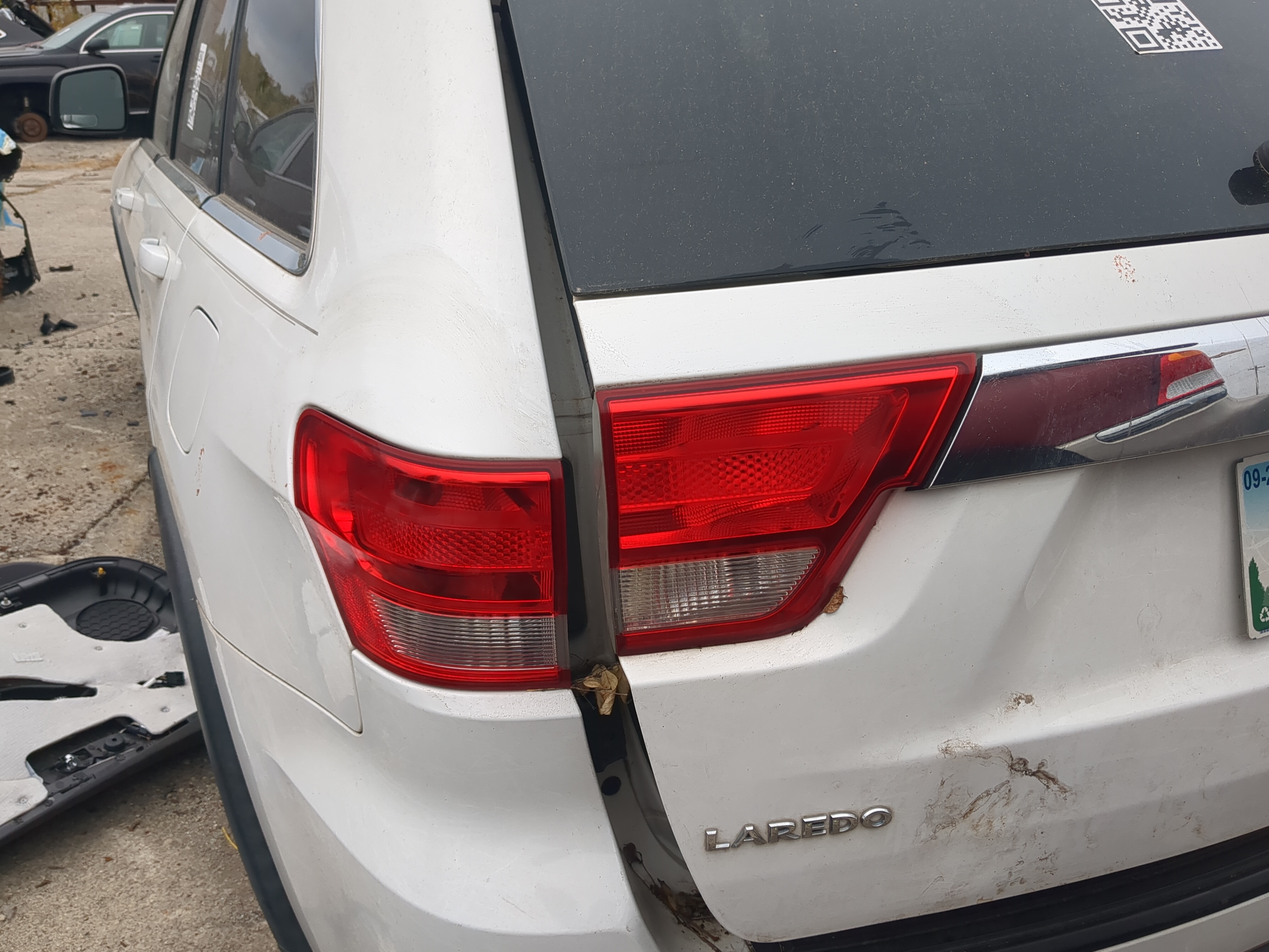 Picture of 2013 Jeep Grand Cherokee Driver Left Side Tail Light Taillight Oem 1080517