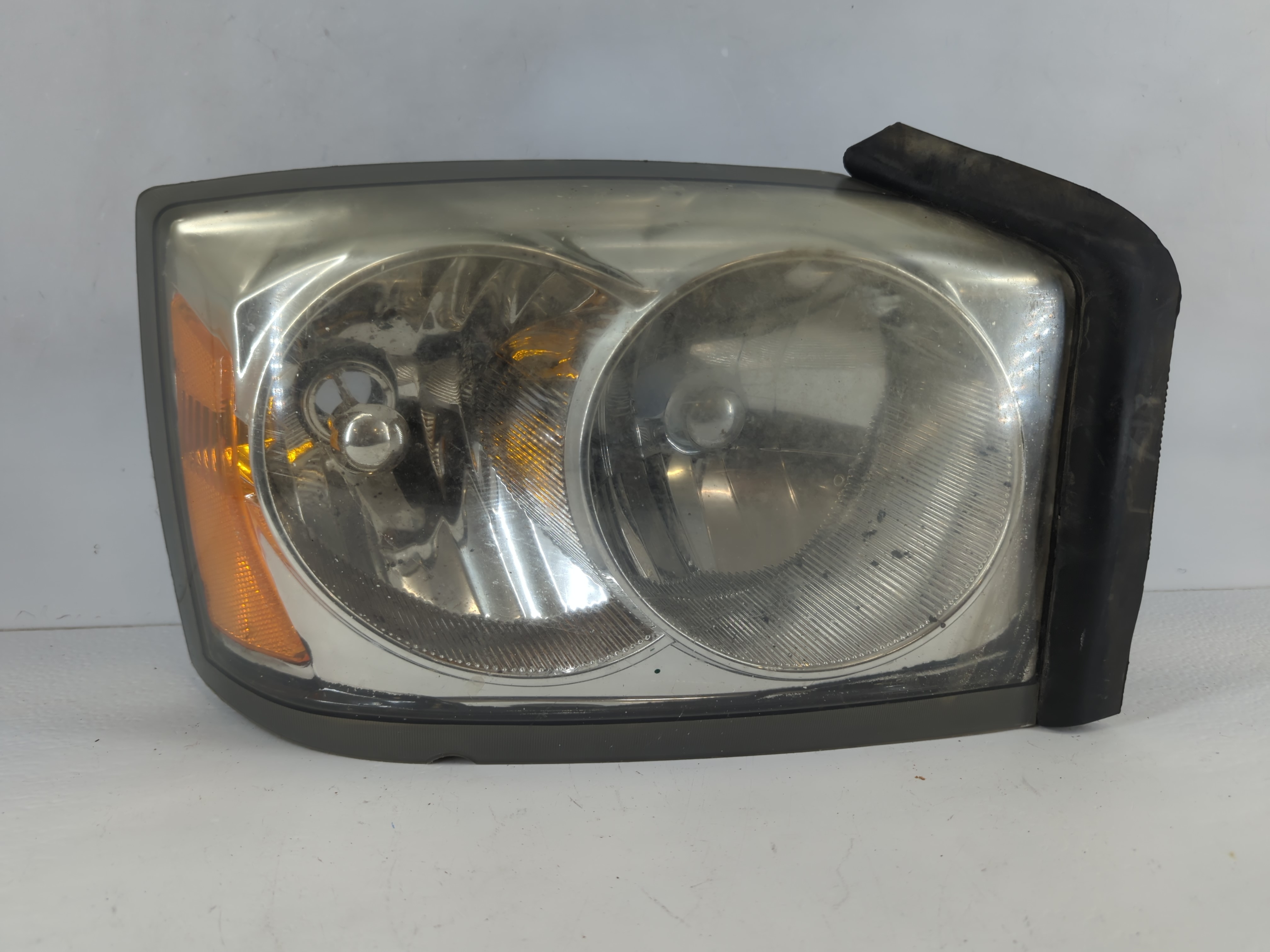 2005-2007 Dodge Dakota Passenger Right Oem Head Light Headlight Lamp 1080674 - Oemusedautoparts1.com