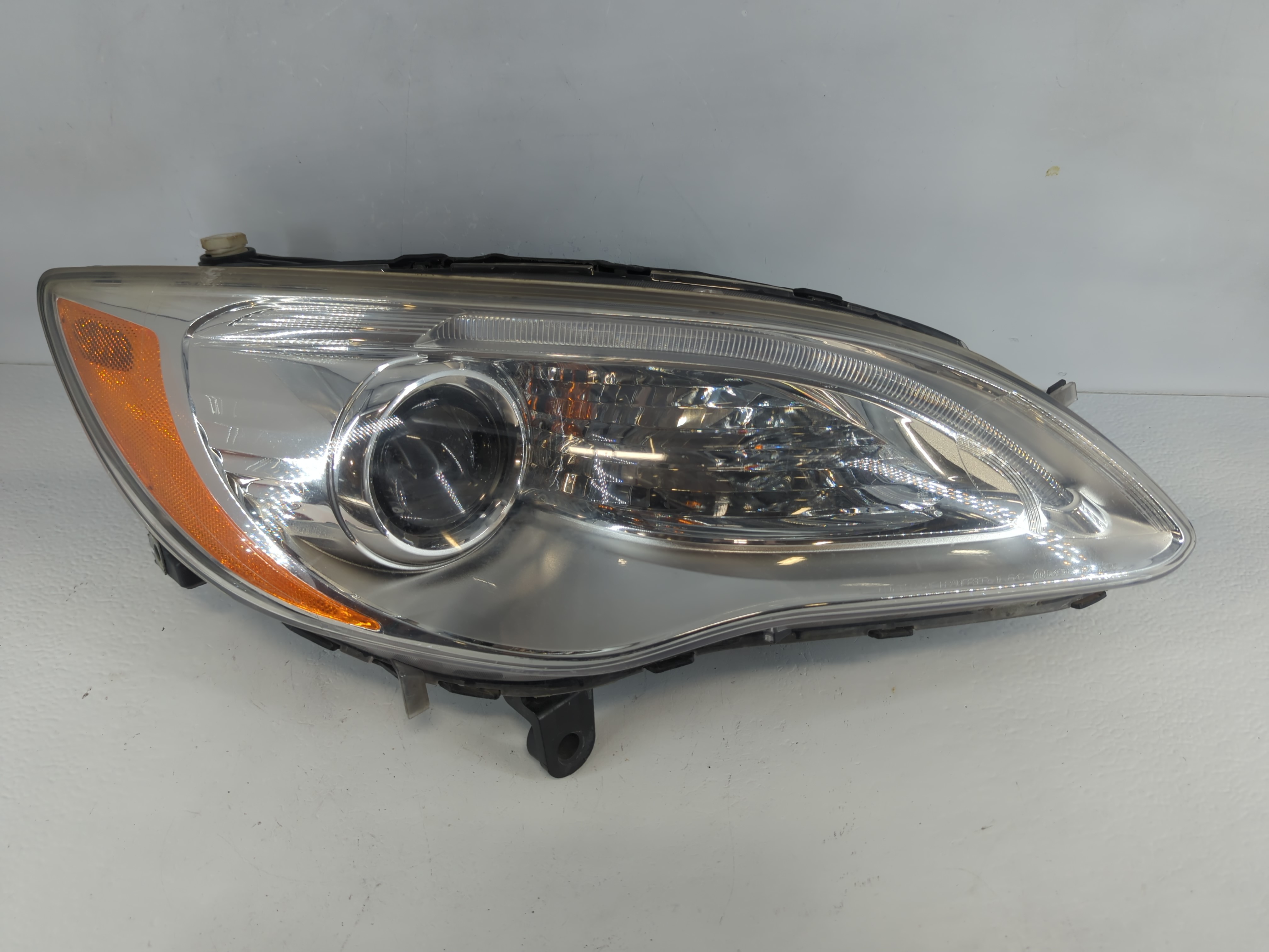 2011-2014 Chrysler 200 Passenger Right Oem Head Light Headlight Lamp 1080675 - Oemusedautoparts1.com