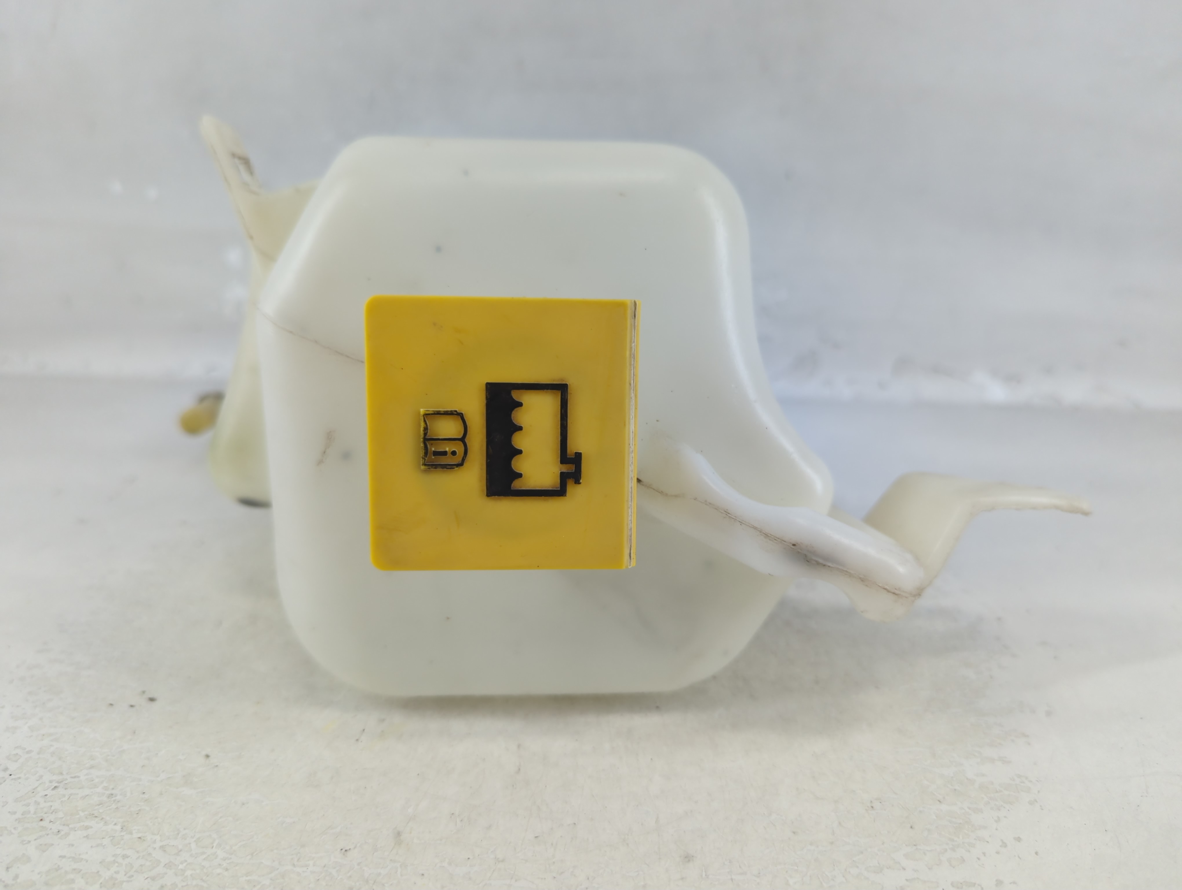 2007-2012 Dodge Caliber Windshield Washer Fluid Reservoir Bottle Oem 1080697 - Oemusedautoparts1.com