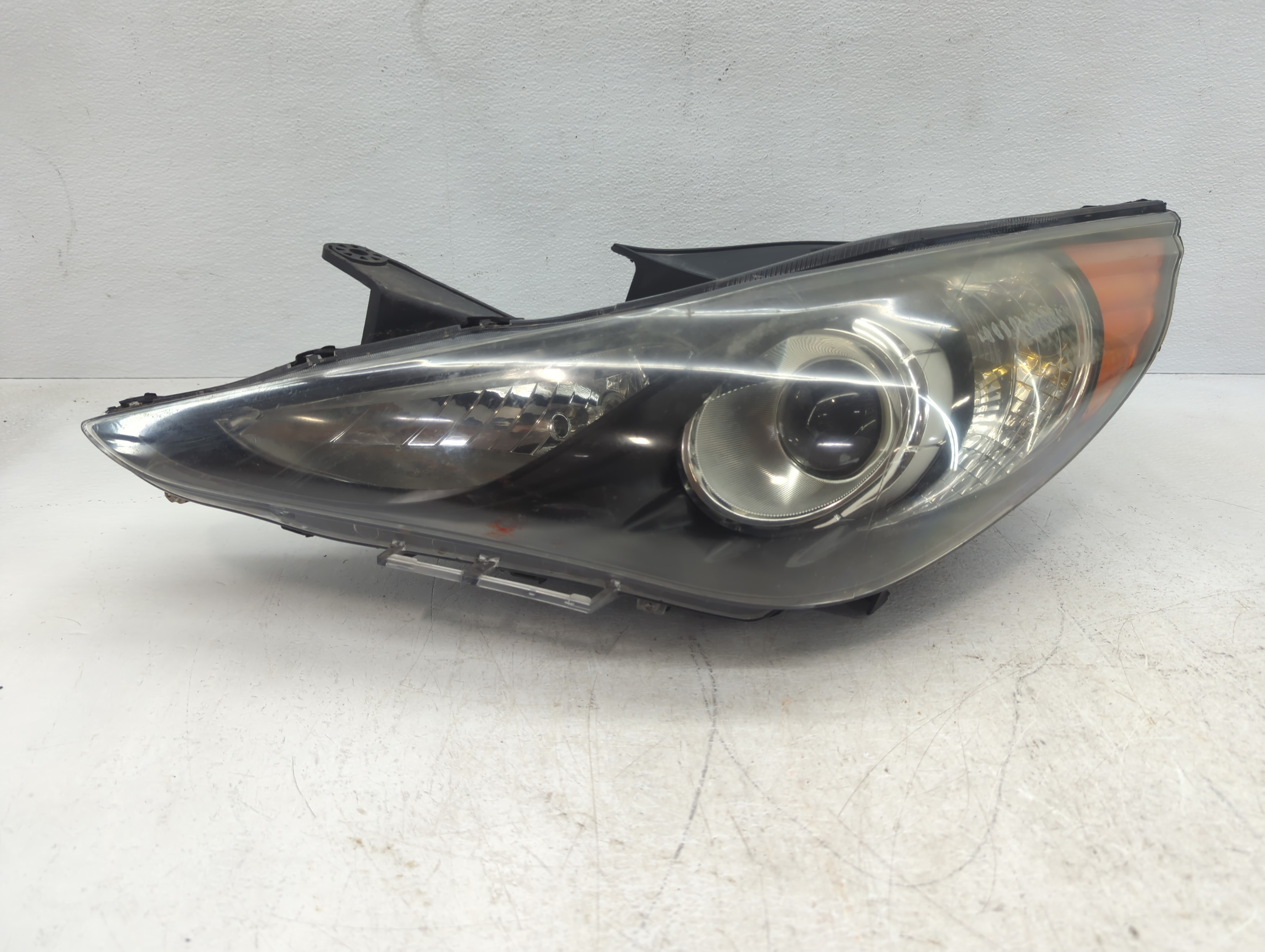 2011-2014 Hyundai Sonata Driver Left Oem Head Light Headlight Lamp 1080699 - Oemusedautoparts1.com