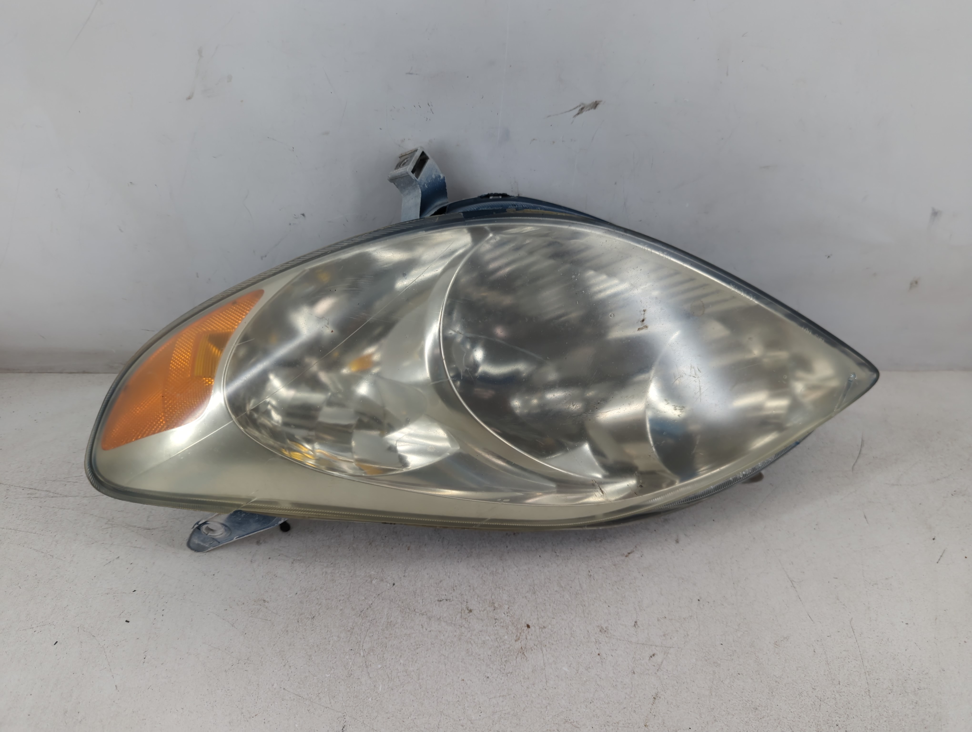 2003-2008 Toyota Matrix Driver Left Oem Head Light Headlight Lamp 1080705 - Oemusedautoparts1.com
