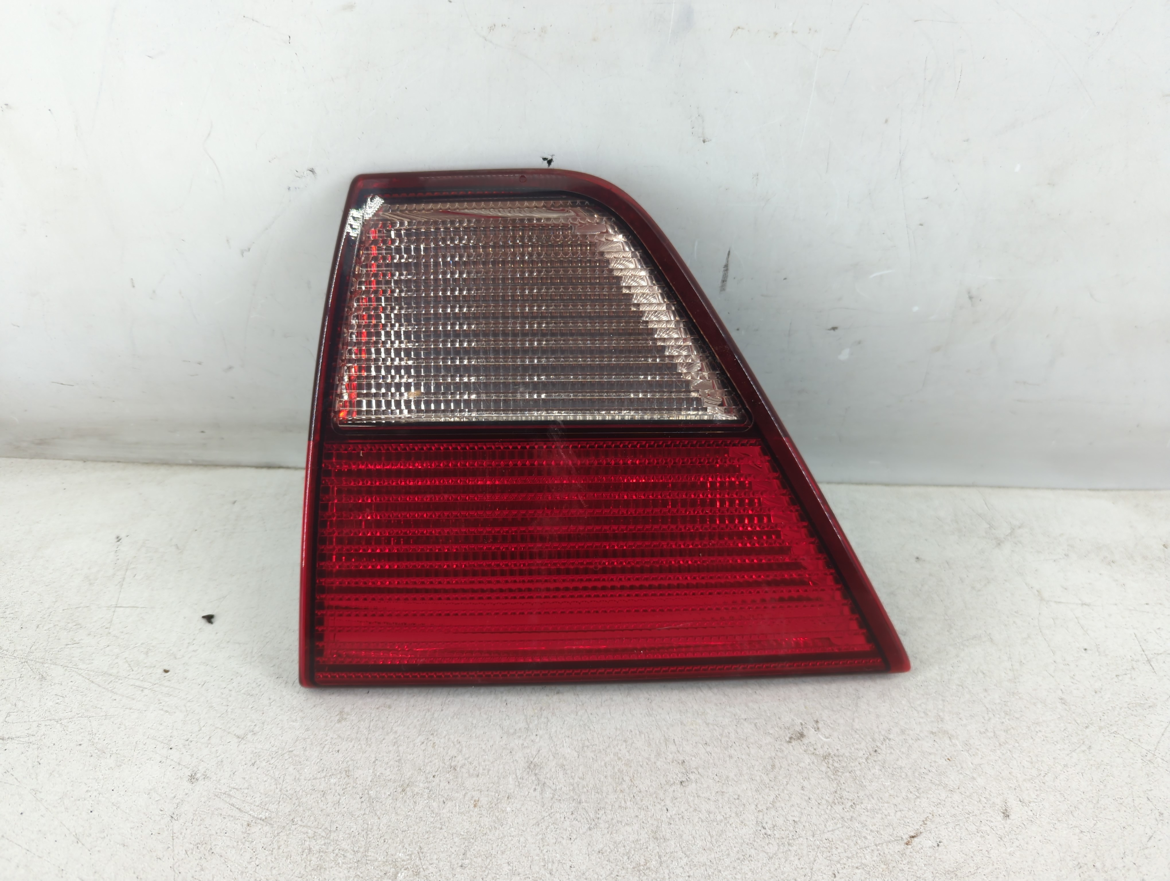 2011 Mitsubishi Endeavor Passenger Right Side Tail Light Taillight Oem 1080715 - Oemusedautoparts1.com