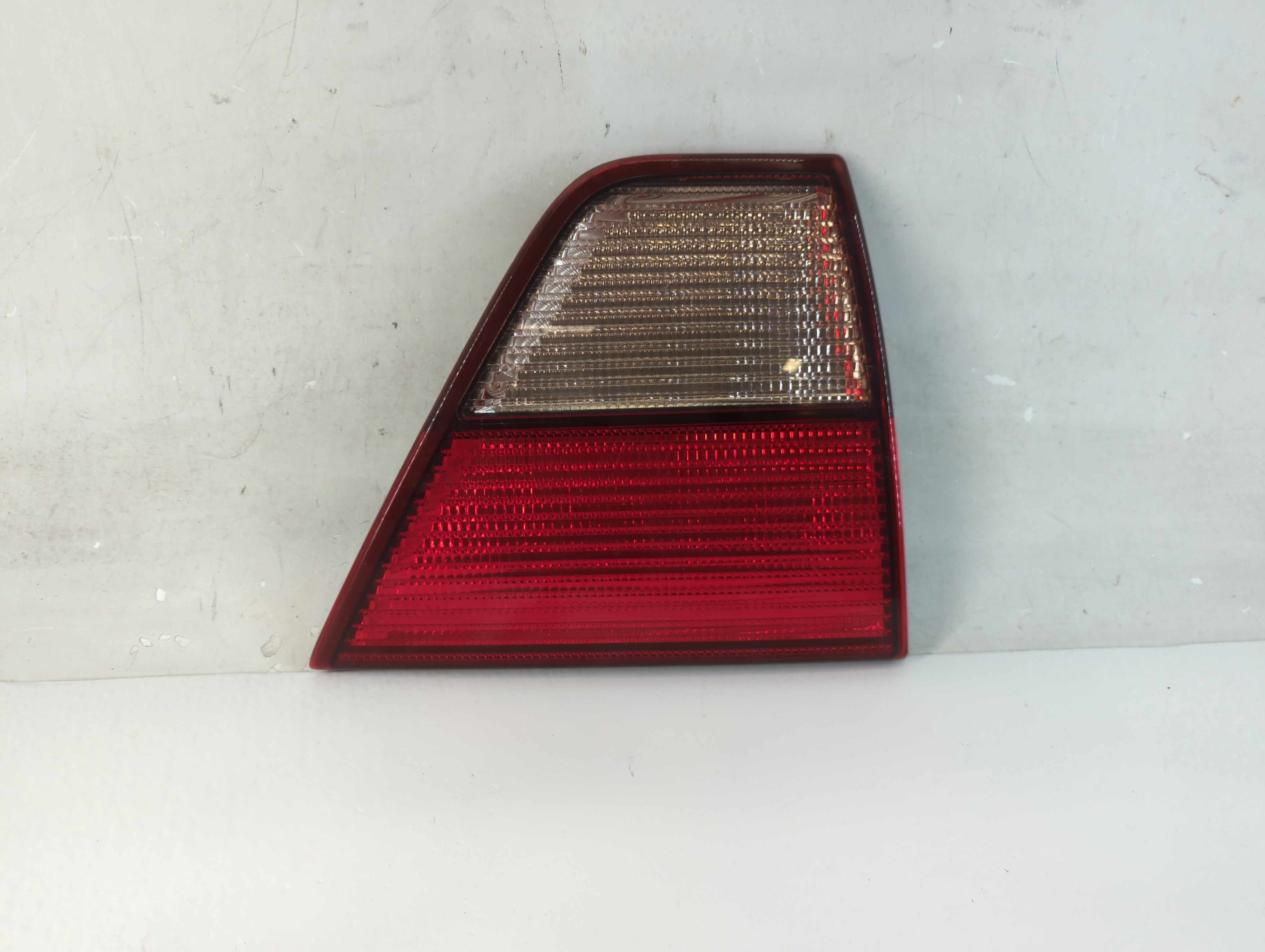 2011 Mitsubishi Endeavor Driver Left Side Tail Light Taillight Oem 1080761 - Oemusedautoparts1.com