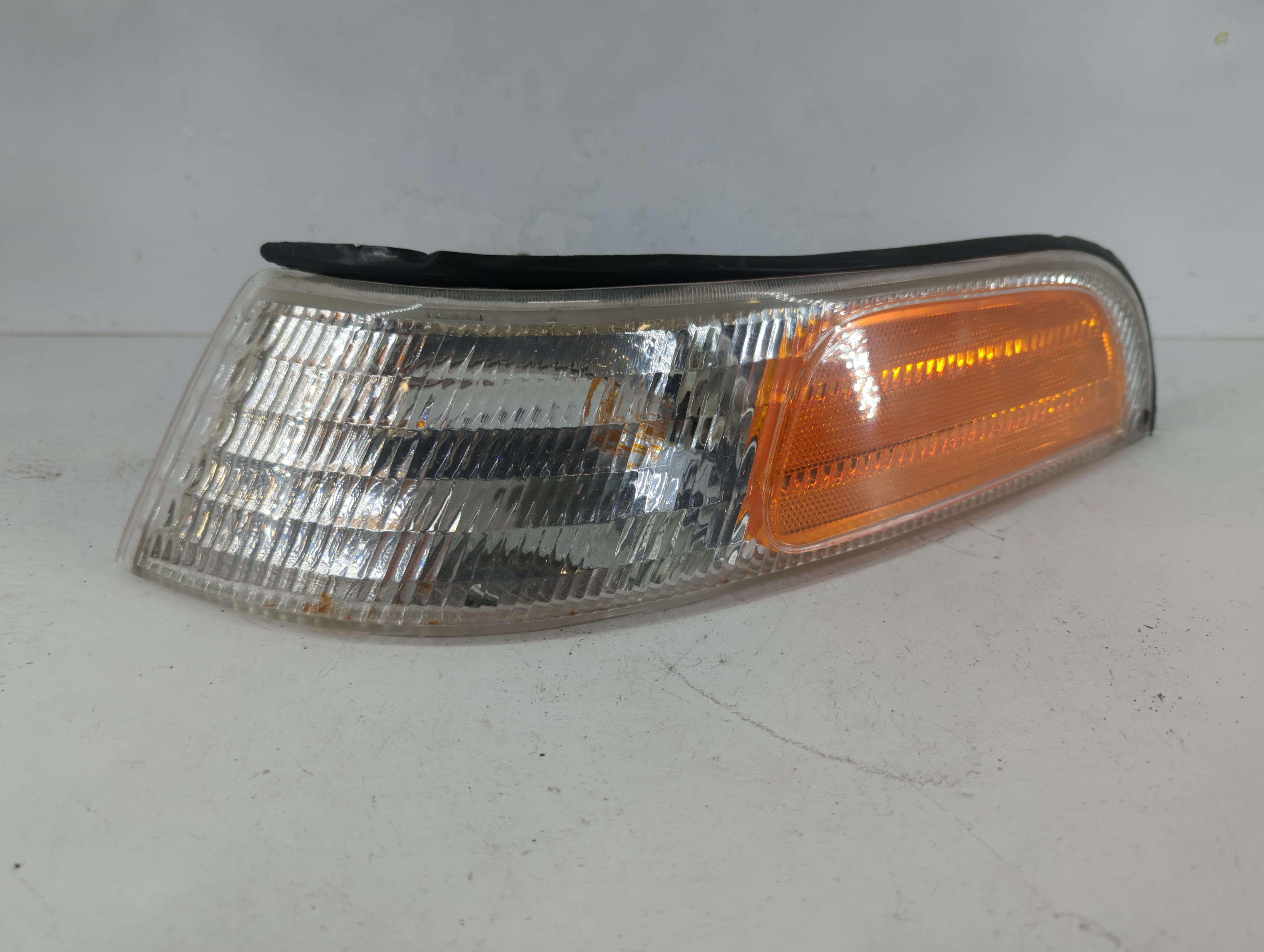 1992-1997 Ford Crown Victoria Driver Left Oem Fog Light Lamp 1080772 - Oemusedautoparts1.com