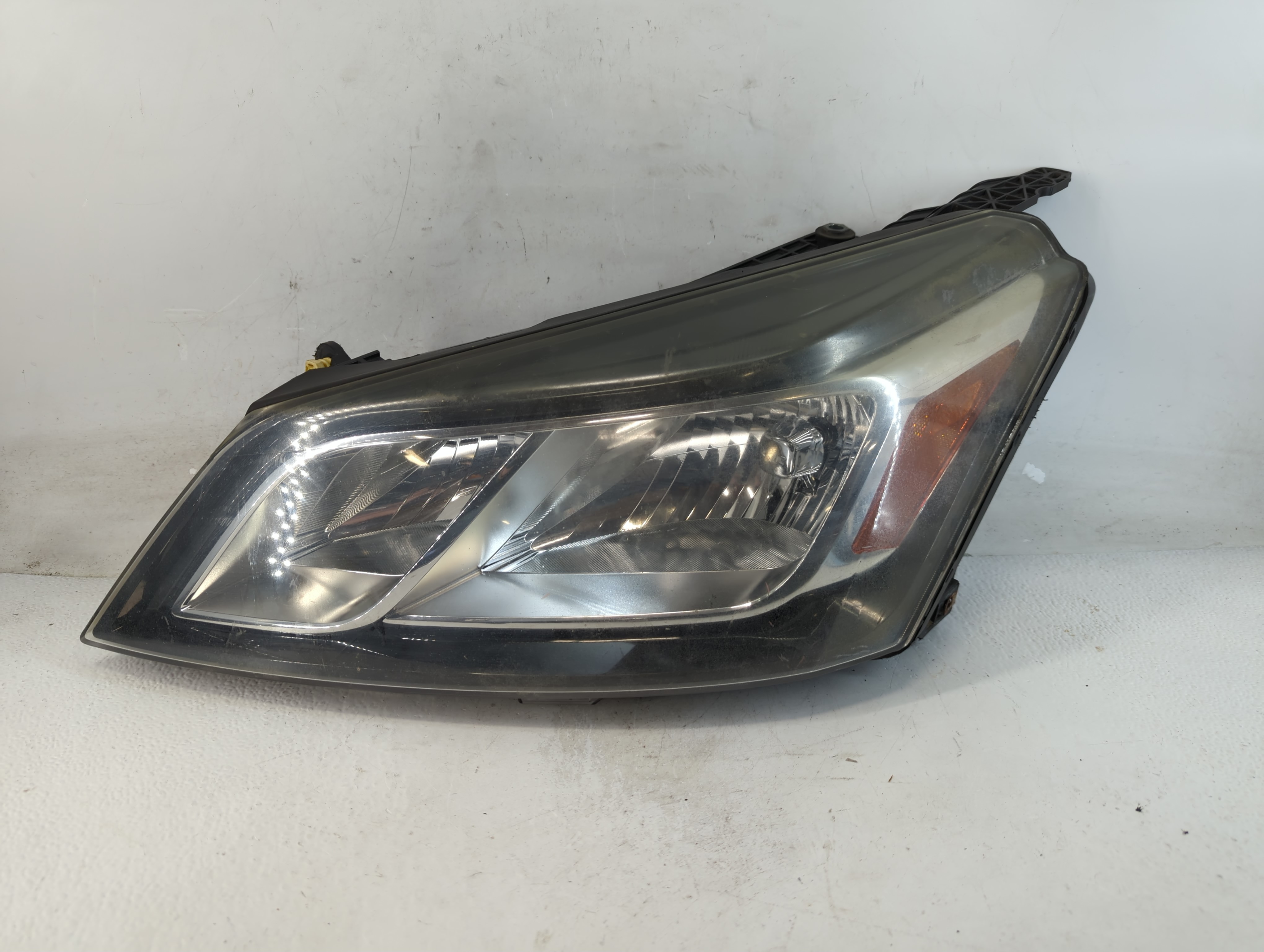 Picture of 2013 Chevrolet Traverse Passenger Right Oem Head Light Headlight Lamp 1080875