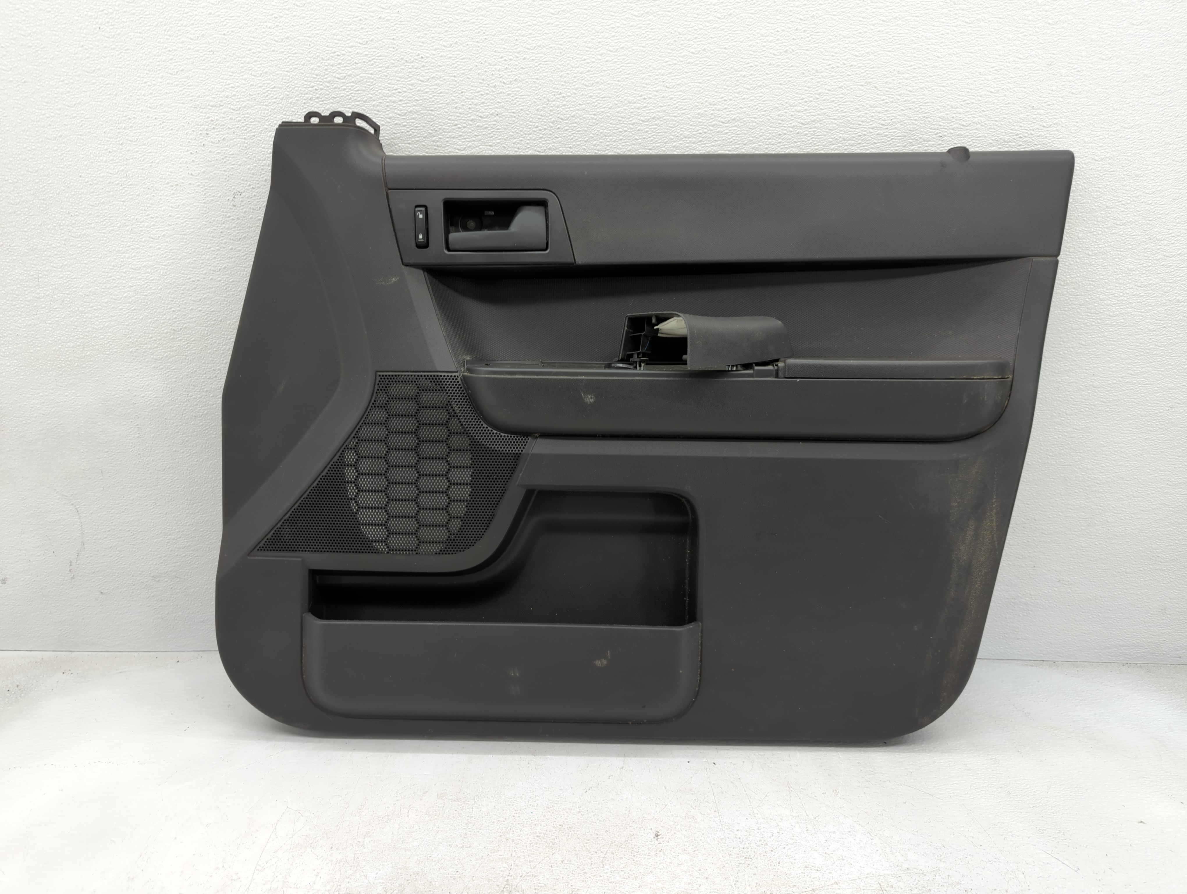 2008 Ford Escape Front Right Passenger Interior Door Panel Trim 1080885 - Oemusedautoparts1.com
