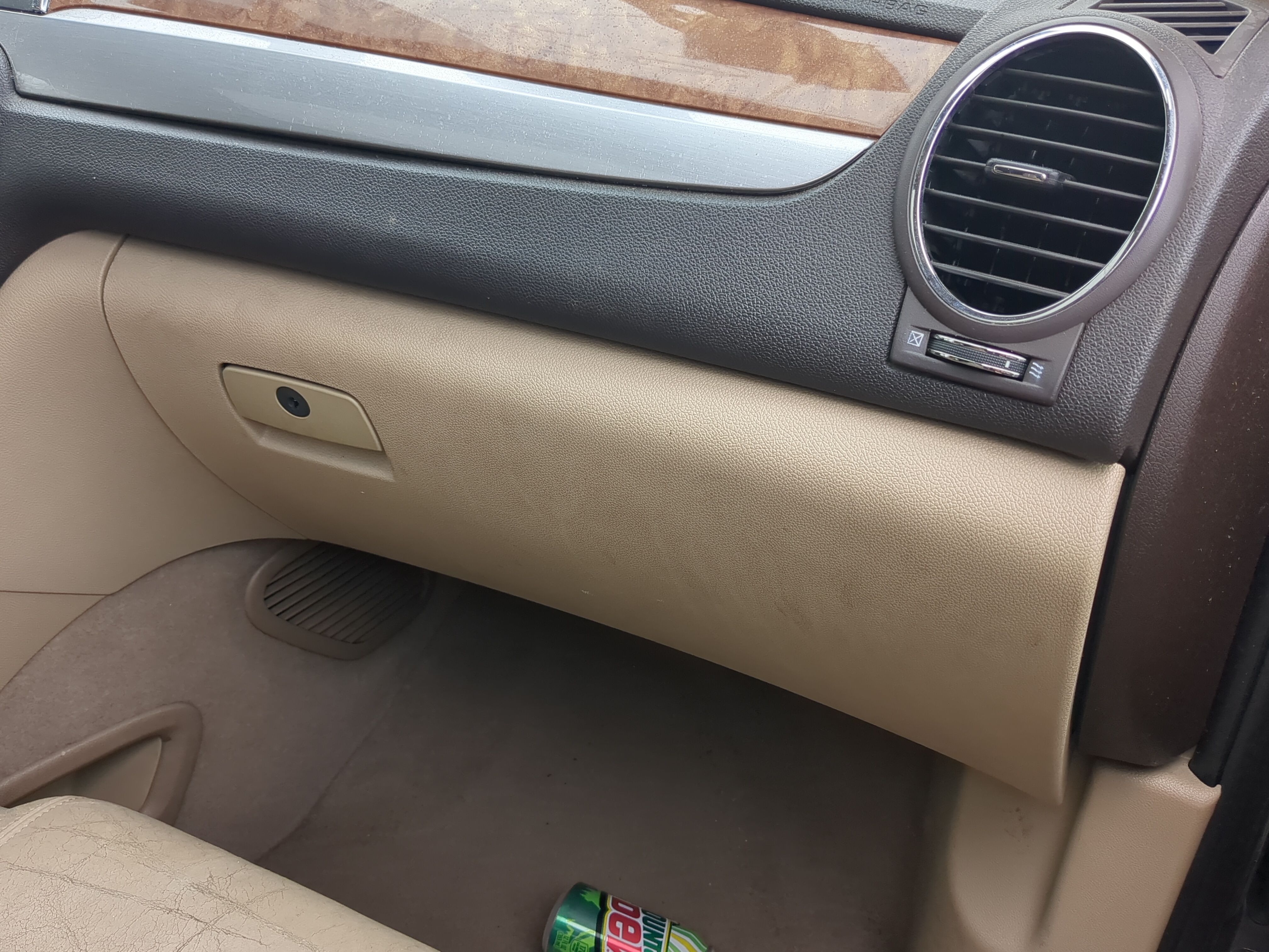 2011 Buick Enclave Passenger Glove Box Door Storage Compartment 1080925 - Oemusedautoparts1.com