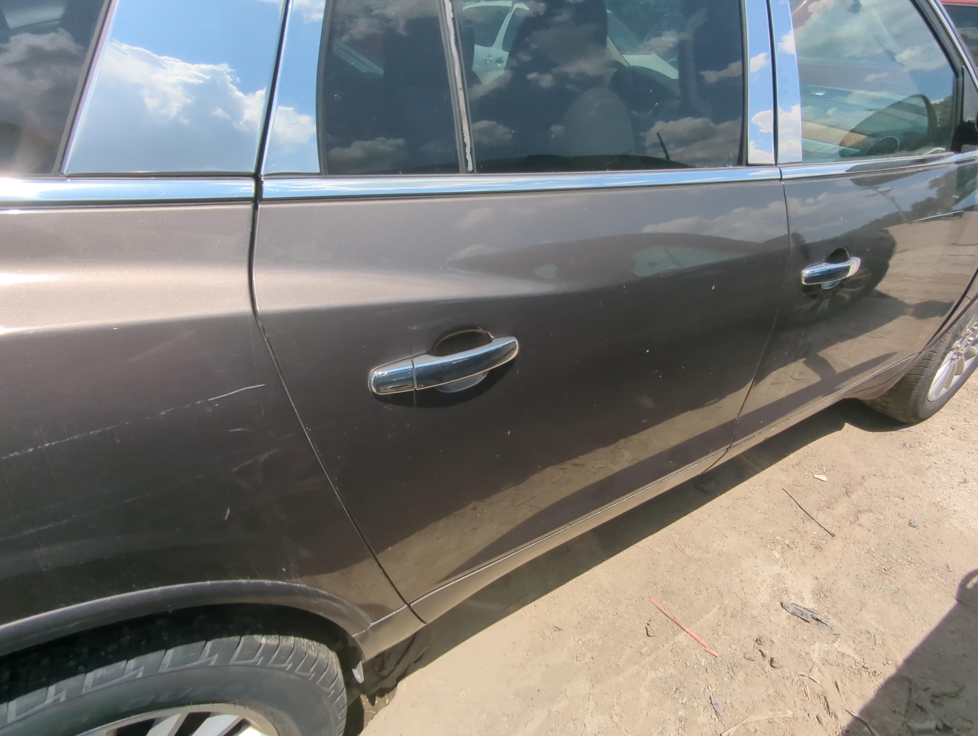 Picture of 2008-2017 Buick Enclave Passenger Rear Door Oem 1081040