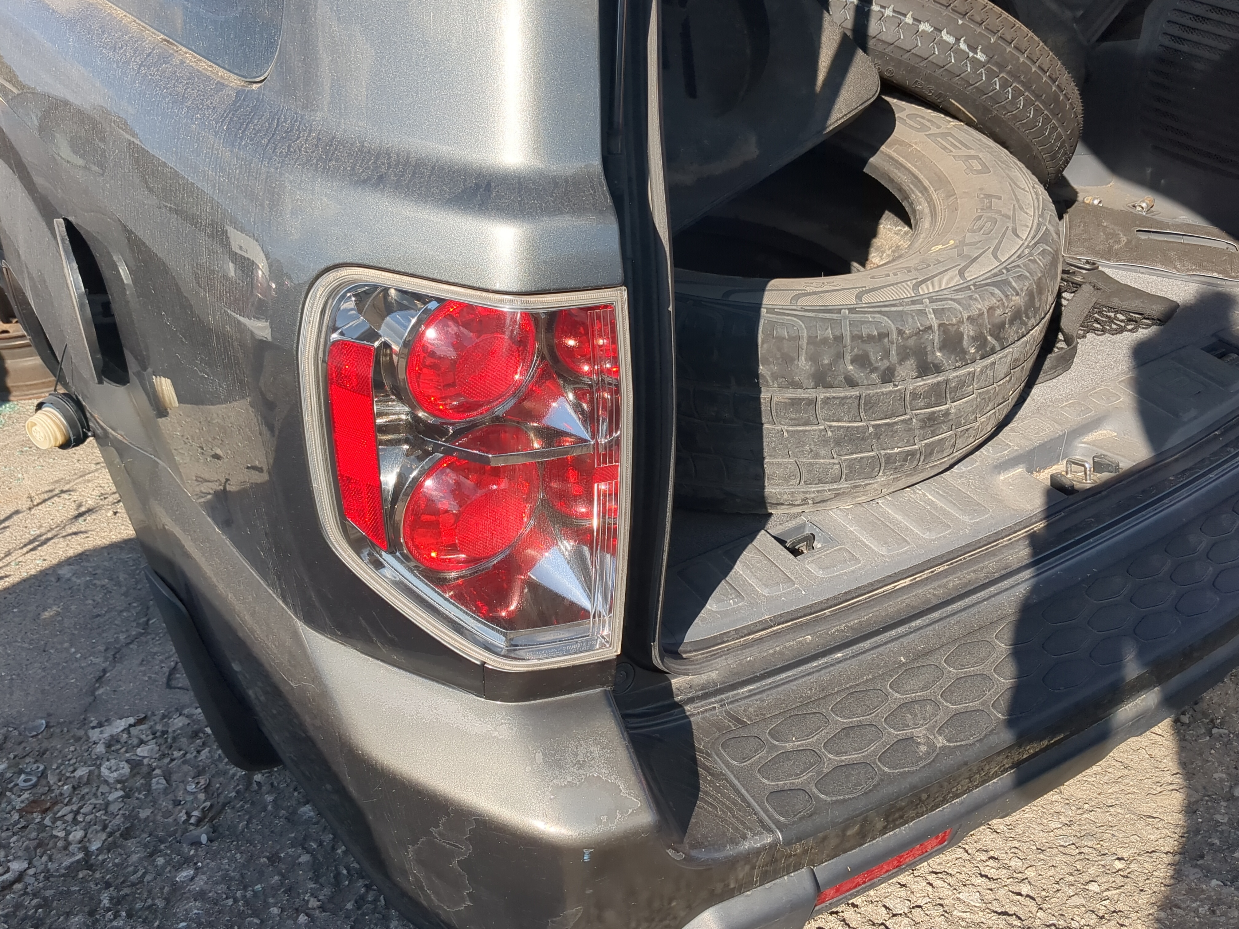 Picture of 2006-2008 Honda Pilot Driver Left Side Tail Light Taillight Oem 1081329