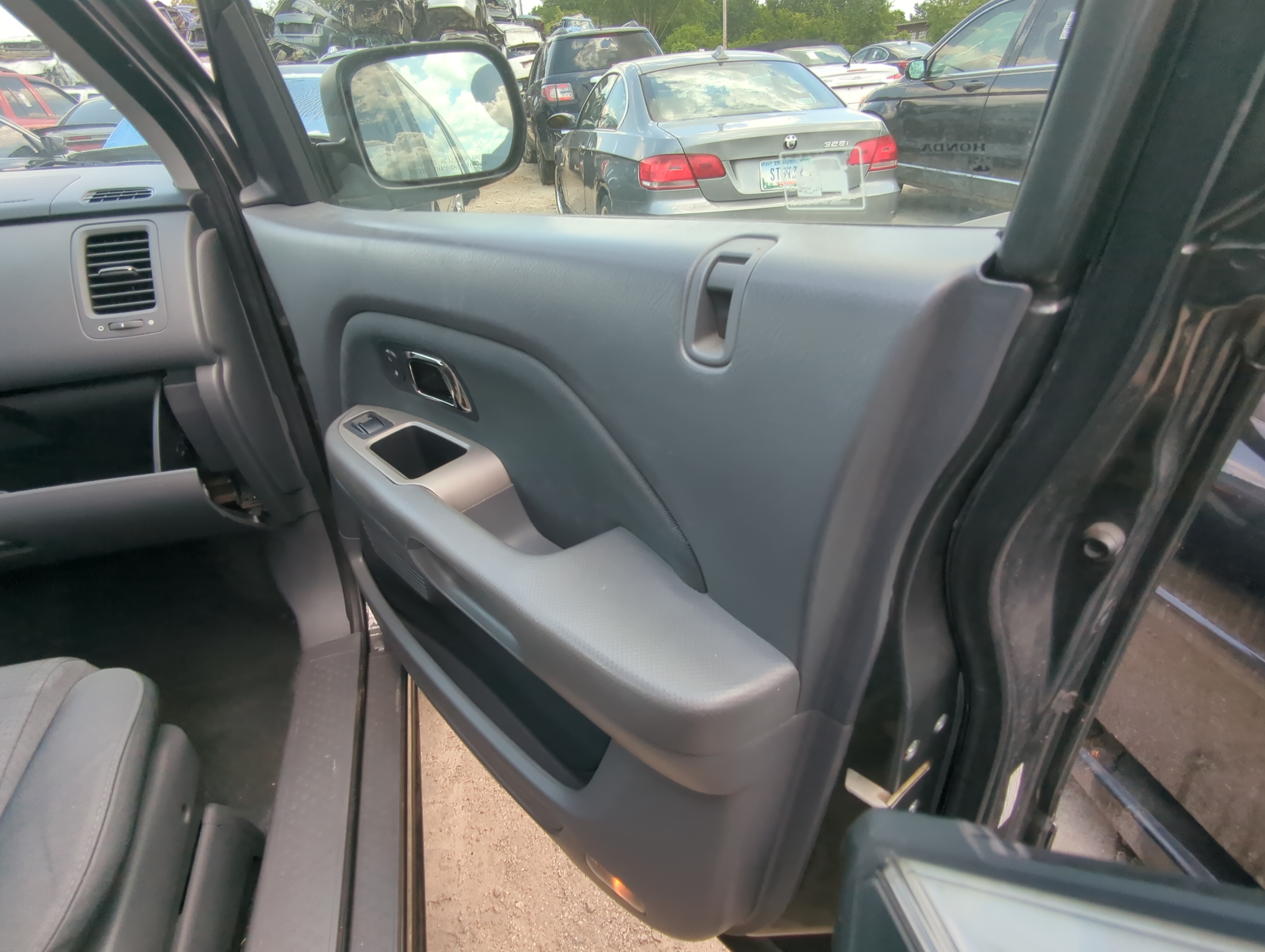 Picture of 2007 Honda Pilot Front Right Passenger Interior Door Panel Trim 1081375