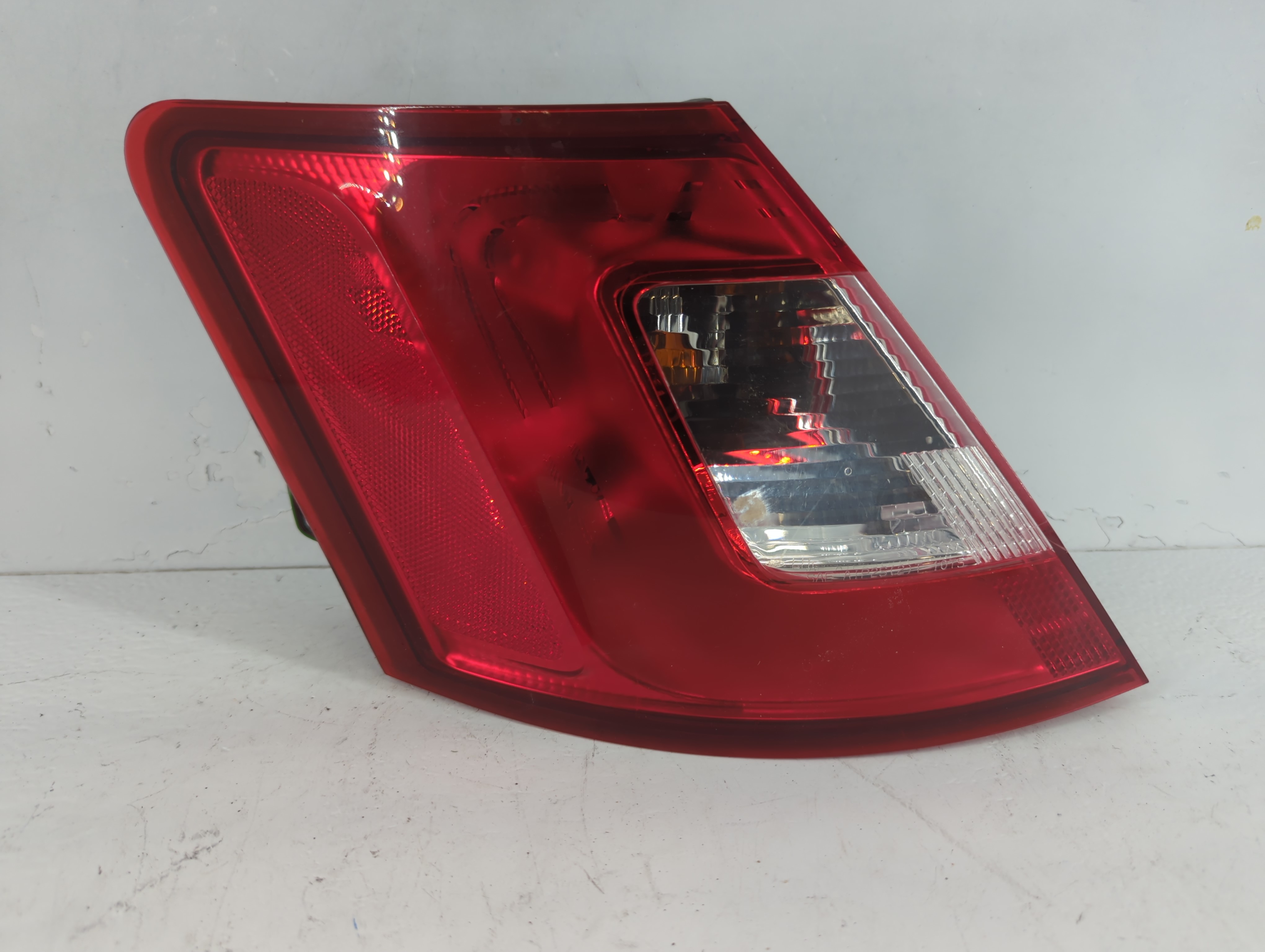 2010-2012 Ford Taurus Driver Left Side Tail Light Taillight Oem 1081751 - Oemusedautoparts1.com