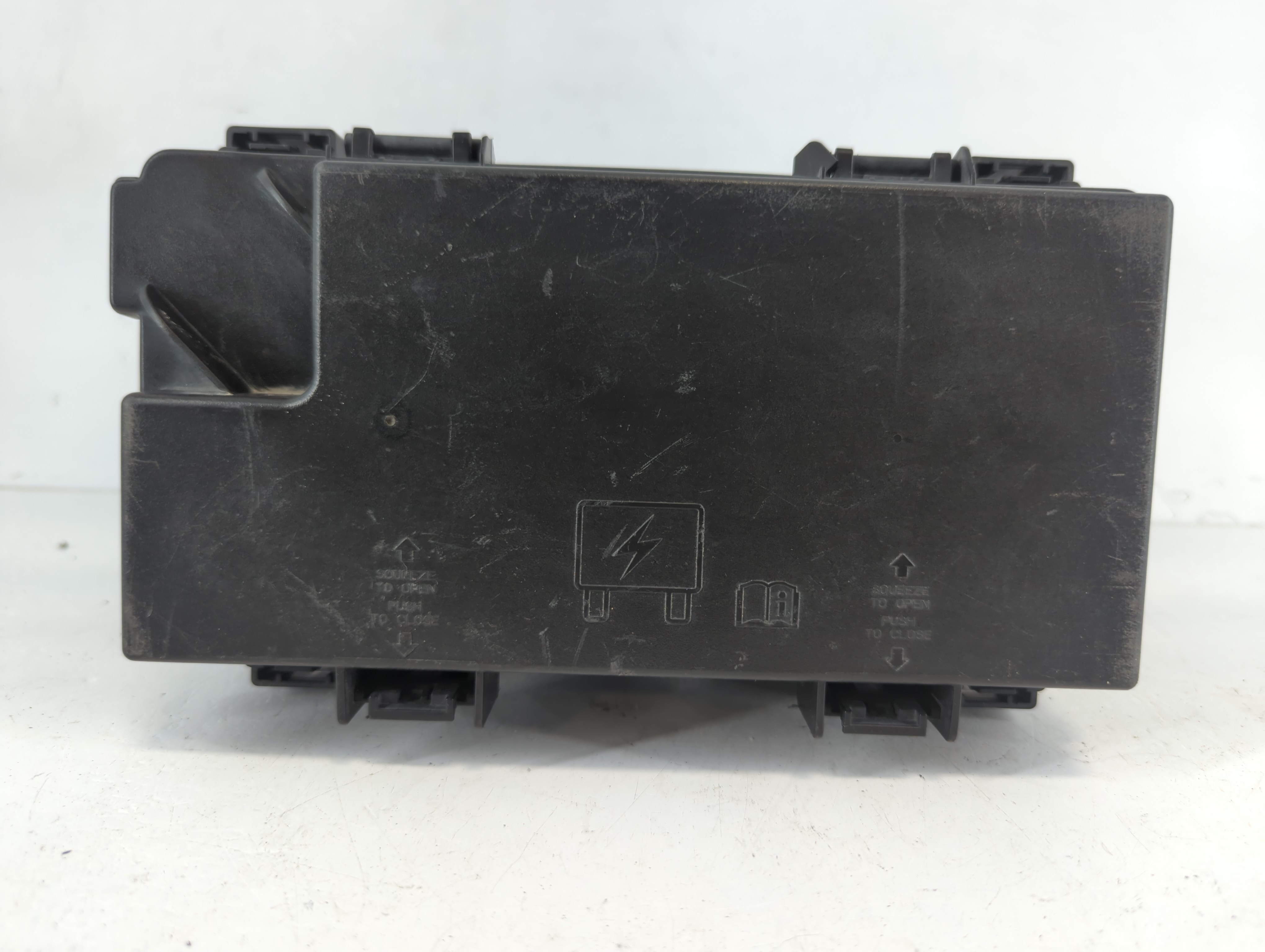 2016-2016 Jeep Wrangler Fusebox Fuse Box Relay Module Tipm 68273365aa 1081794 - Oemusedautoparts1.com