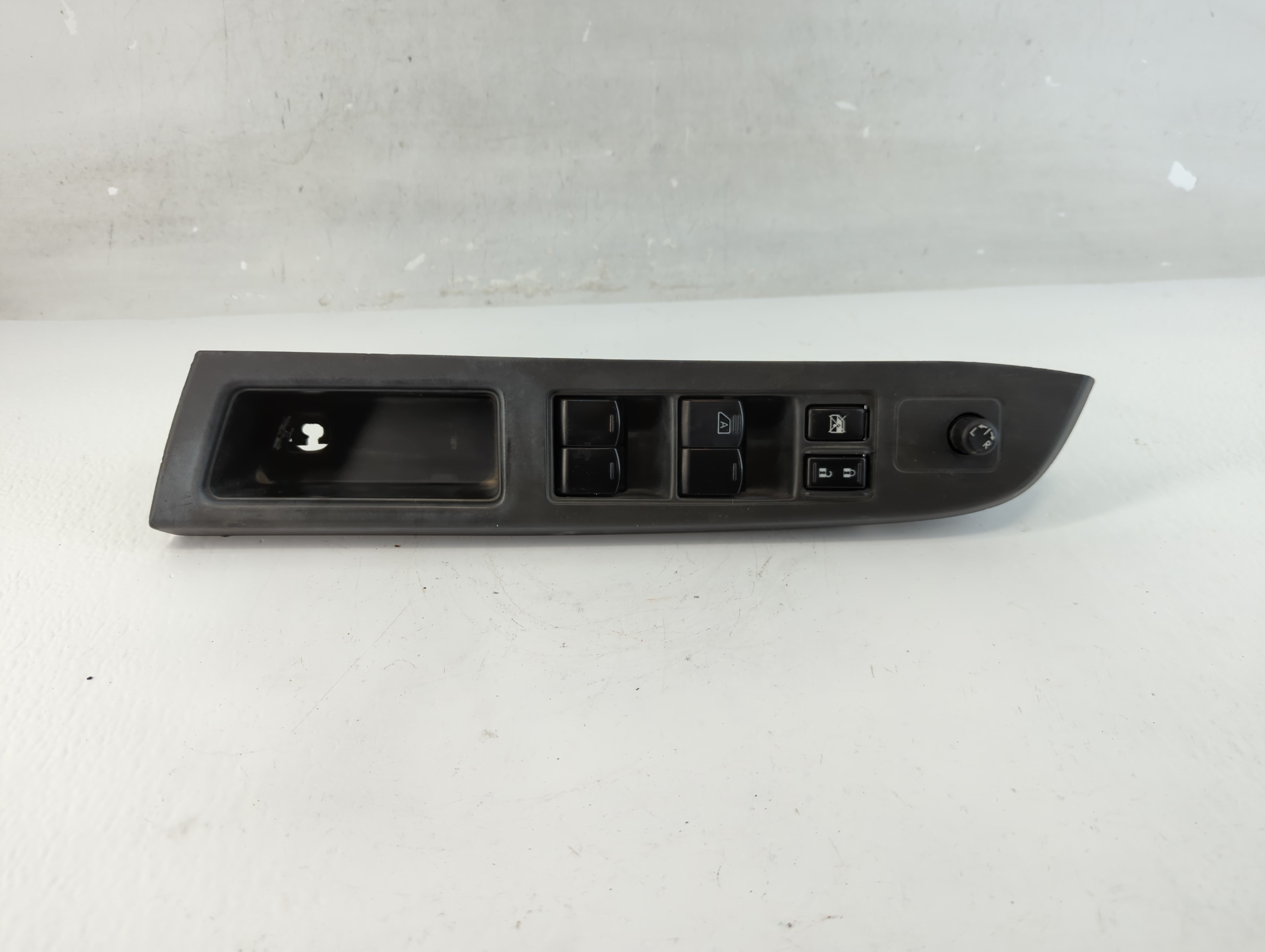 Subaru Xv Driver Left Door Master Power Window Switch 1081829 - Oemusedautoparts1.com