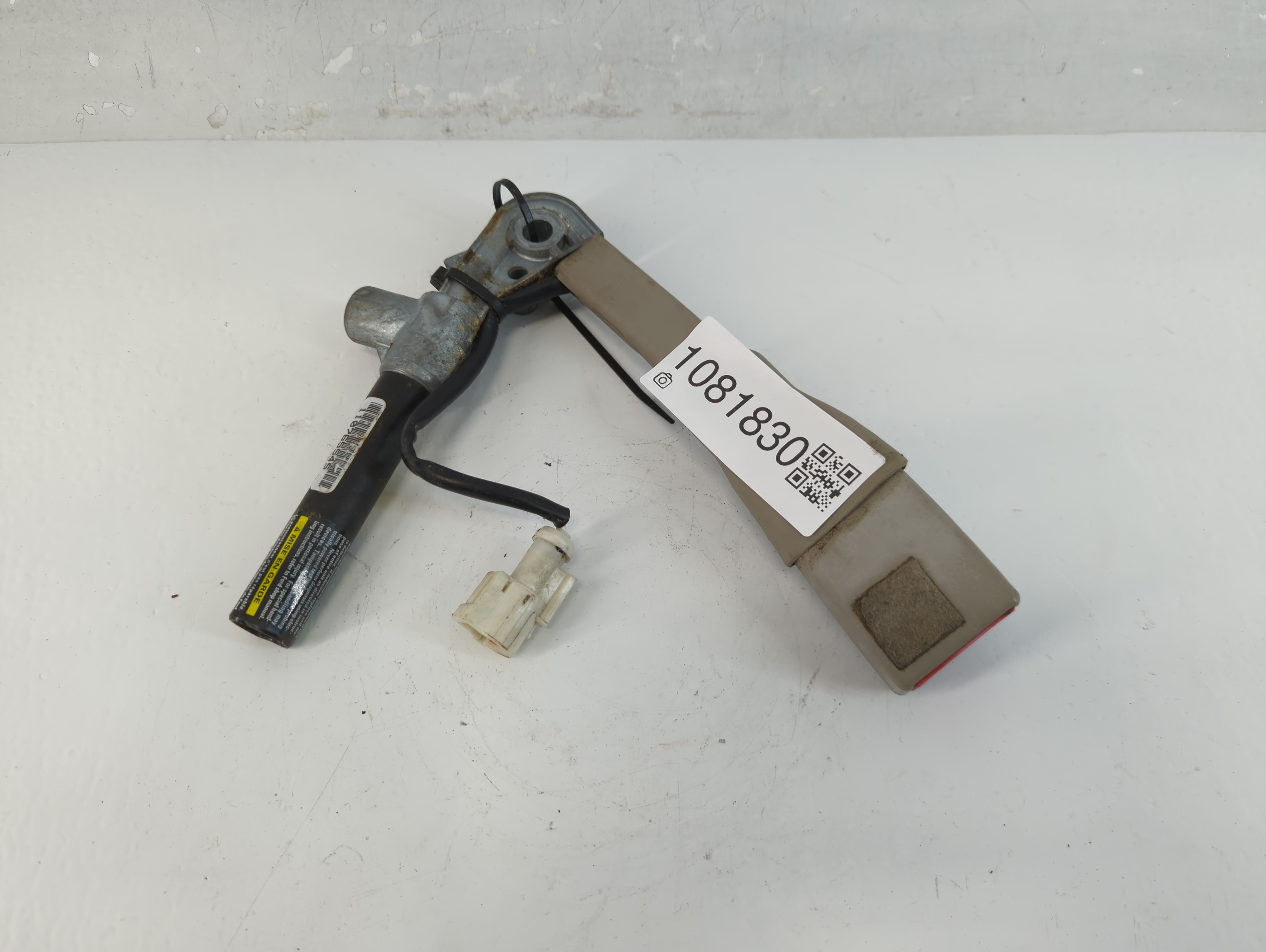 2011 Ford Expedition Passenger Right Seat Belt Front Retractor 1081830 - Oemusedautoparts1.com