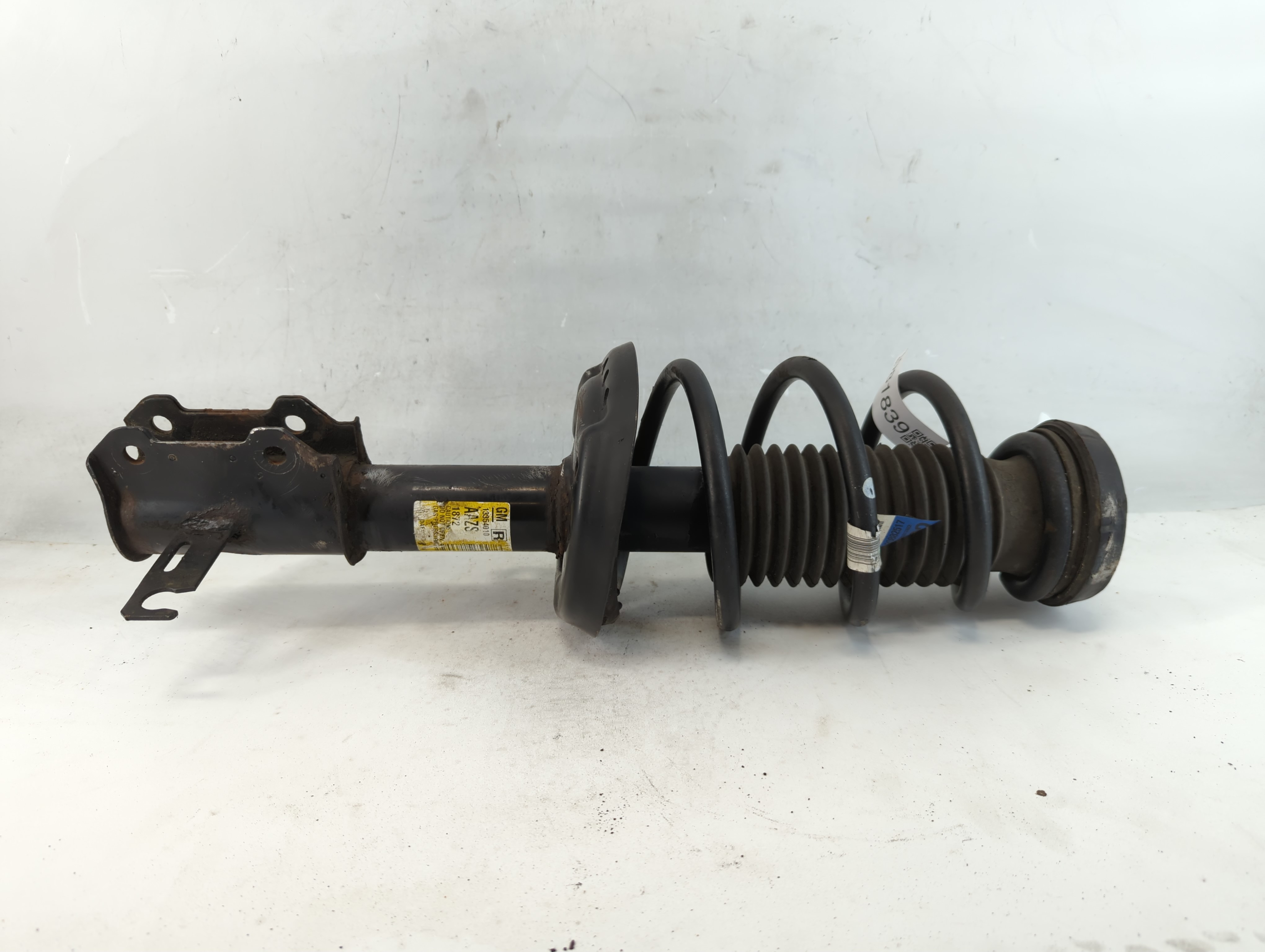 2013-2014 Chevrolet Cruze Passenger Rear Strut Assembly Oem 1081839 - Oemusedautoparts1.com