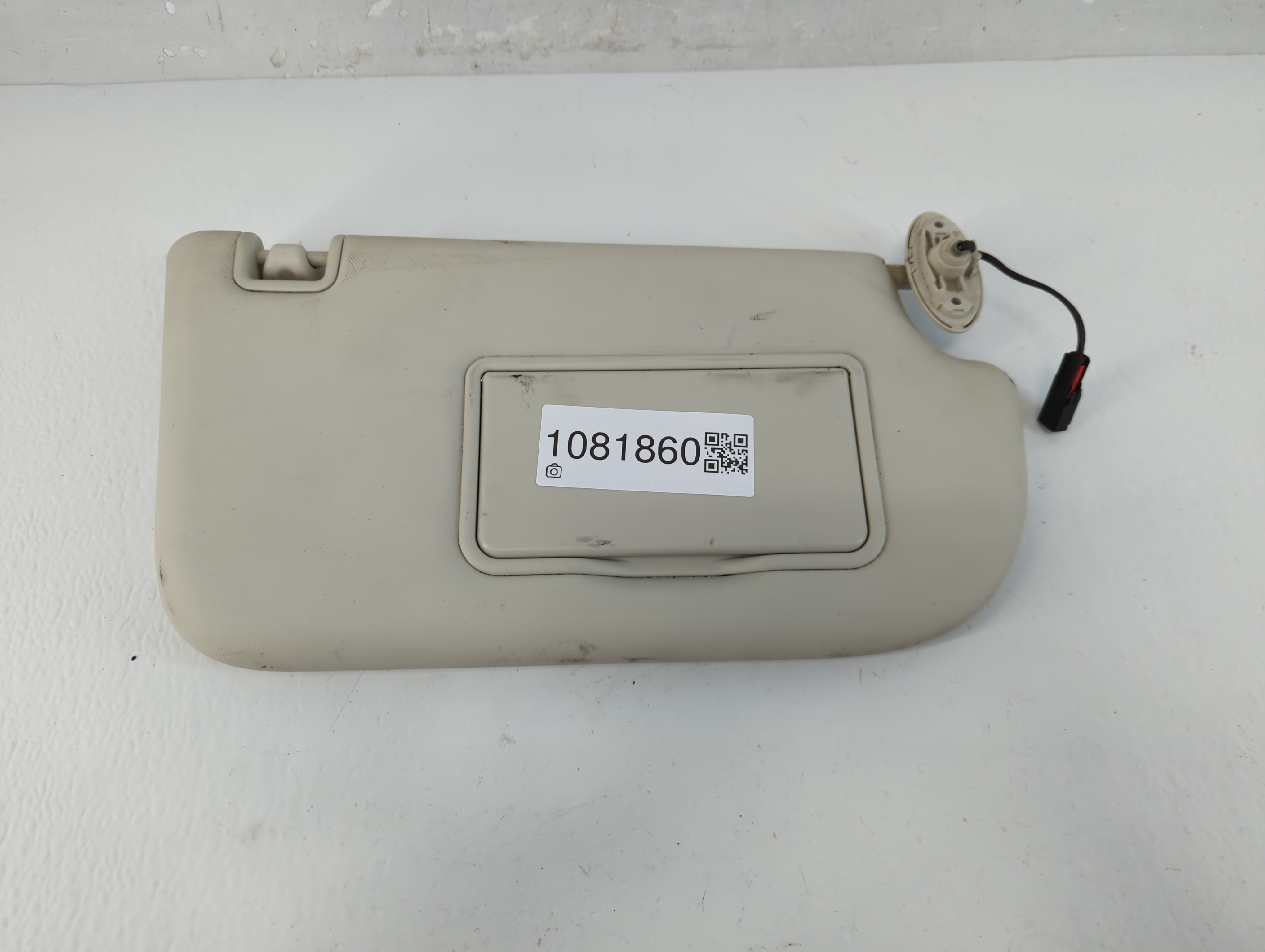 2012-2013 Ford Focus Passenger Sun Visor Mirror Right Sunvisor Ivory 1081860 - Oemusedautoparts1.com