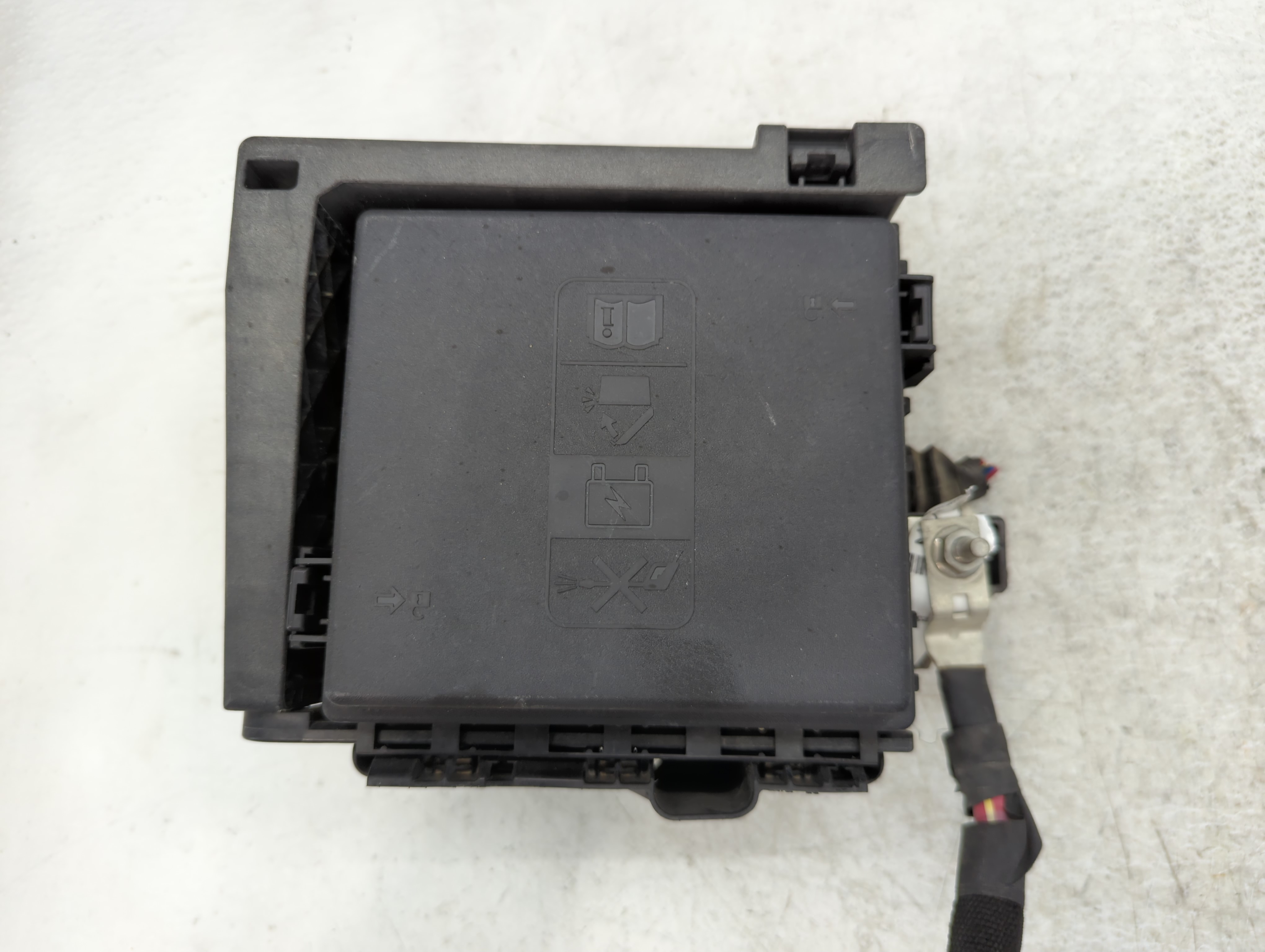 2018-2019 Chevrolet Traverse Fusebox Fuse Box Relay Module 7171-4521-30 1081865 - Oemusedautoparts1.com