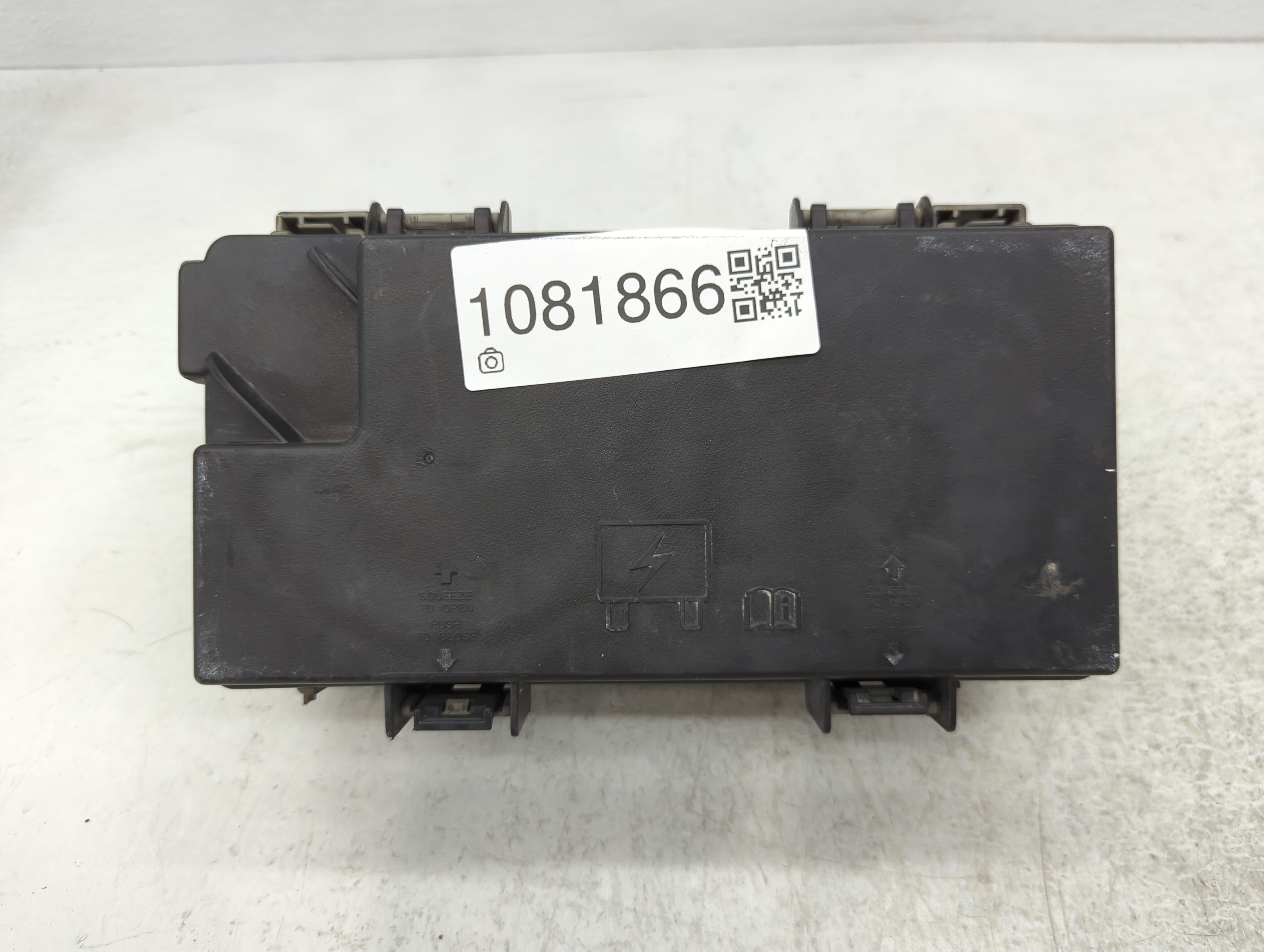 Picture of Dodge Caravan Fusebox Fuse Box Relay Module Tipm 68239606aa 1081866