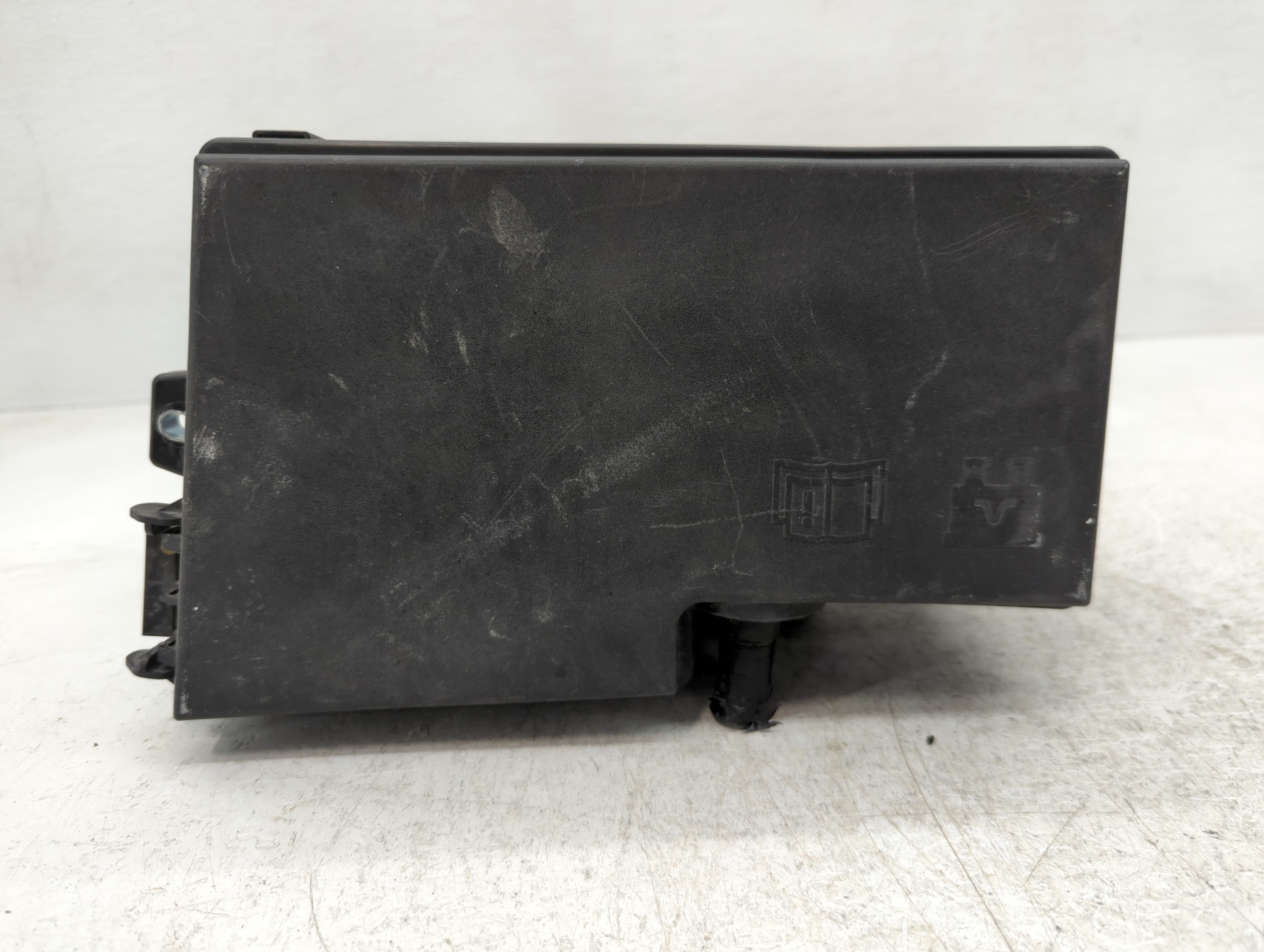 2017-2018 Ford Focus Fusebox Fuse Box Relay Module Av6t-14a067-ad 1081867 - Oemusedautoparts1.com