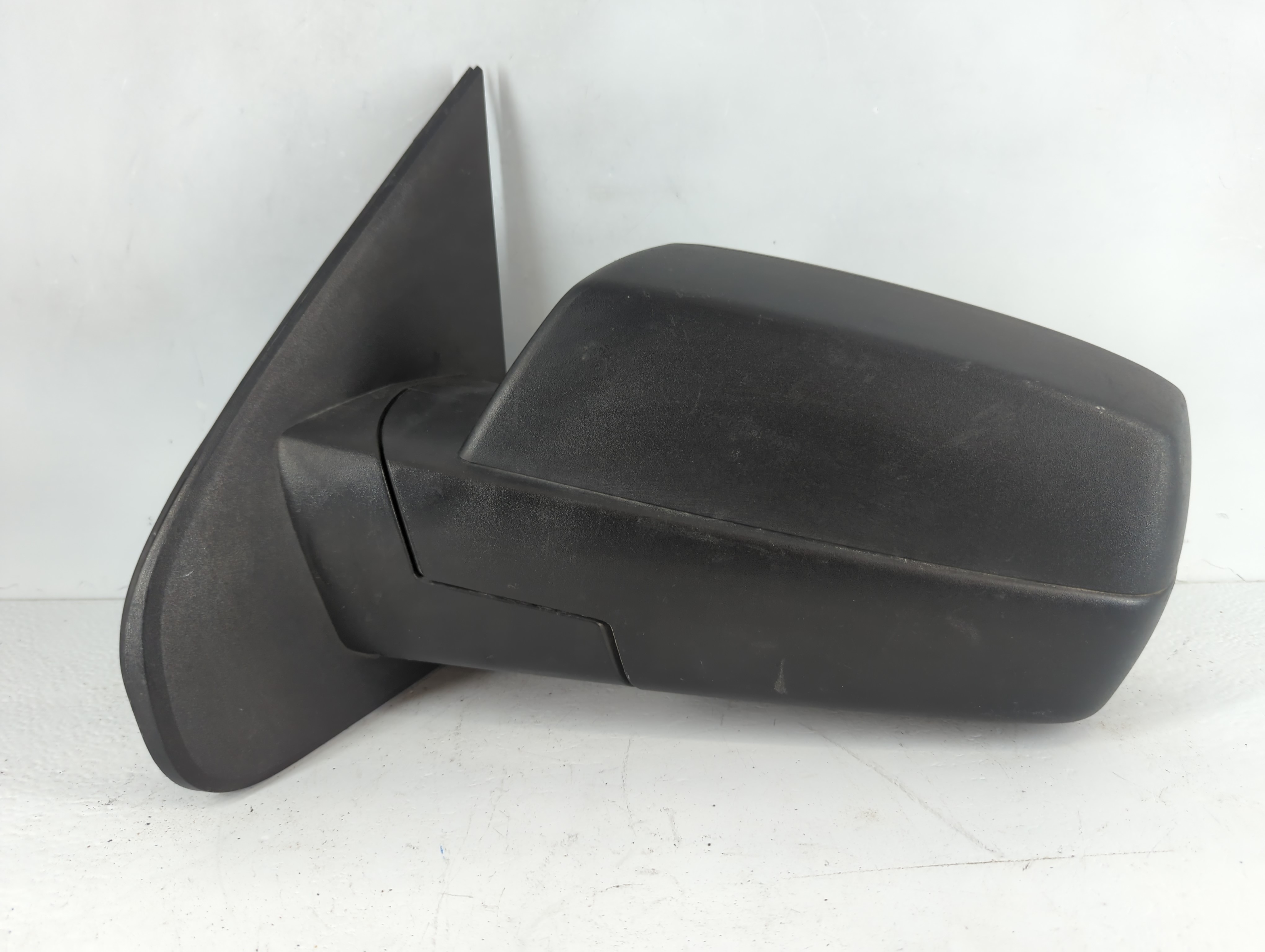 2014 Chevrolet Silverado 1500 Driver Left Side View Power Door Mirror 1081898 - Oemusedautoparts1.com