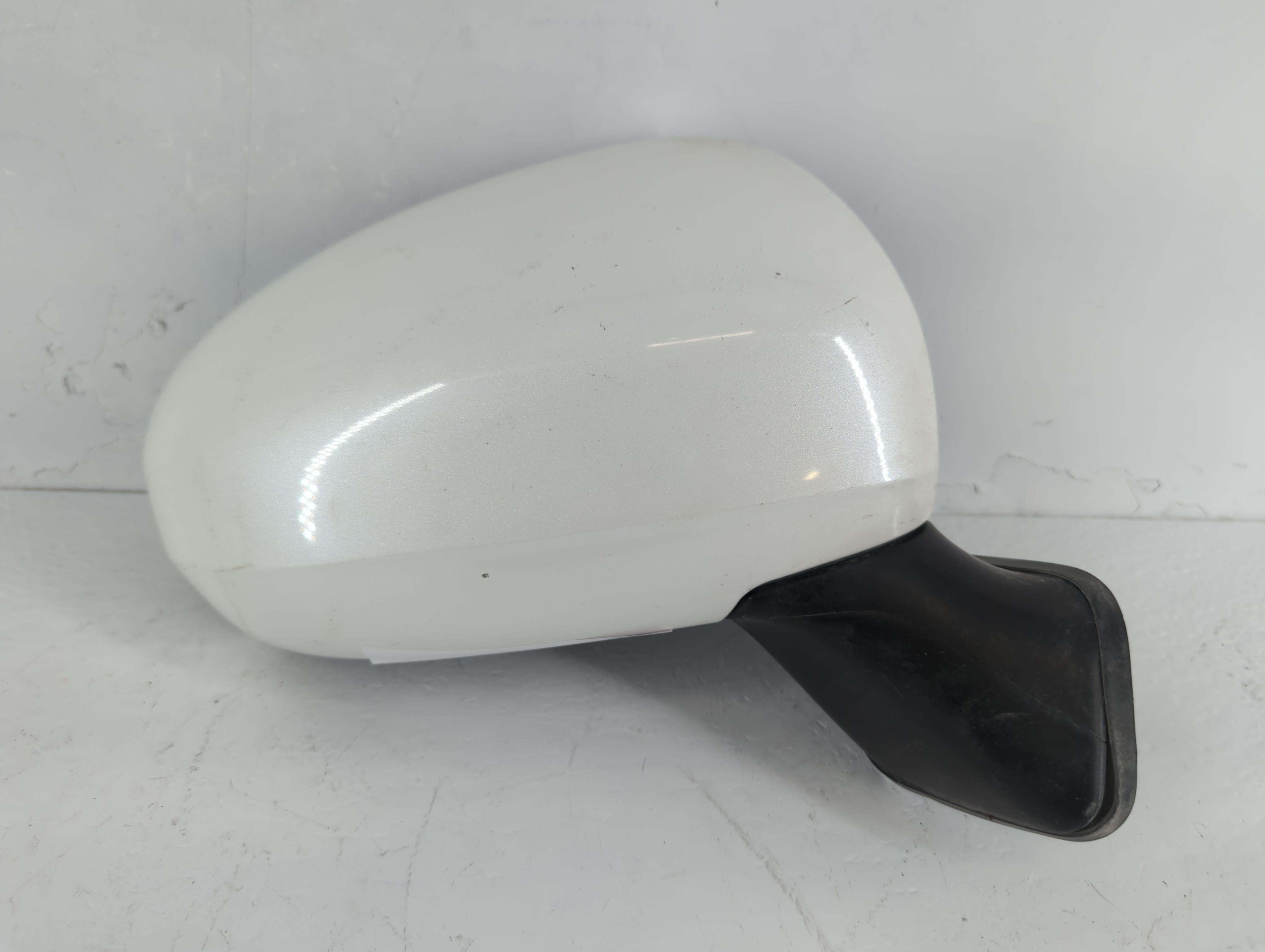 2010-2015 Toyota Prius Passenger Right Side View Power Door Mirror White 1081909 - Oemusedautoparts1.com