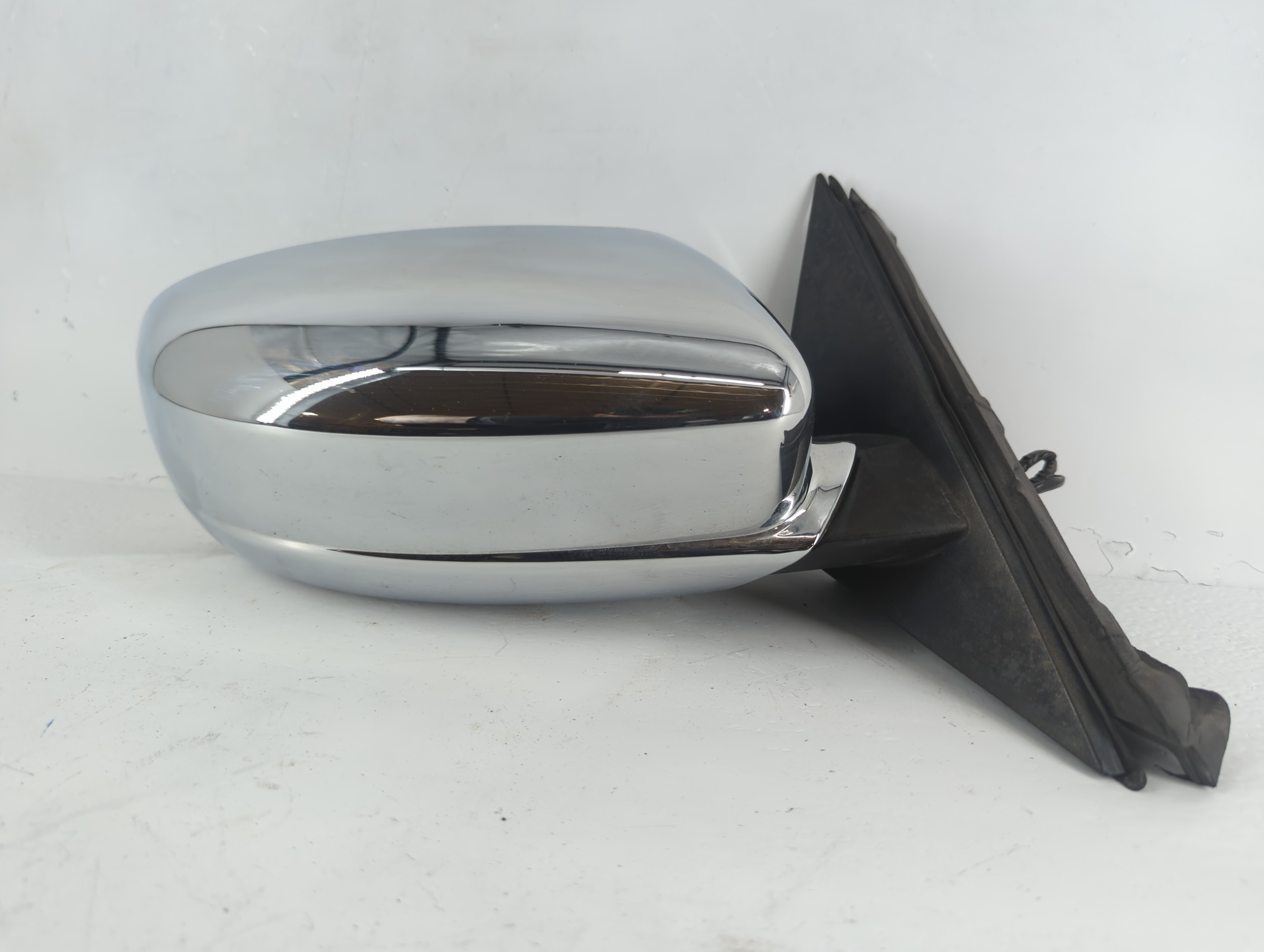 2011-2014 Chrysler 300 Passenger Right Side View Power Door Mirror 1081928 - Oemusedautoparts1.com