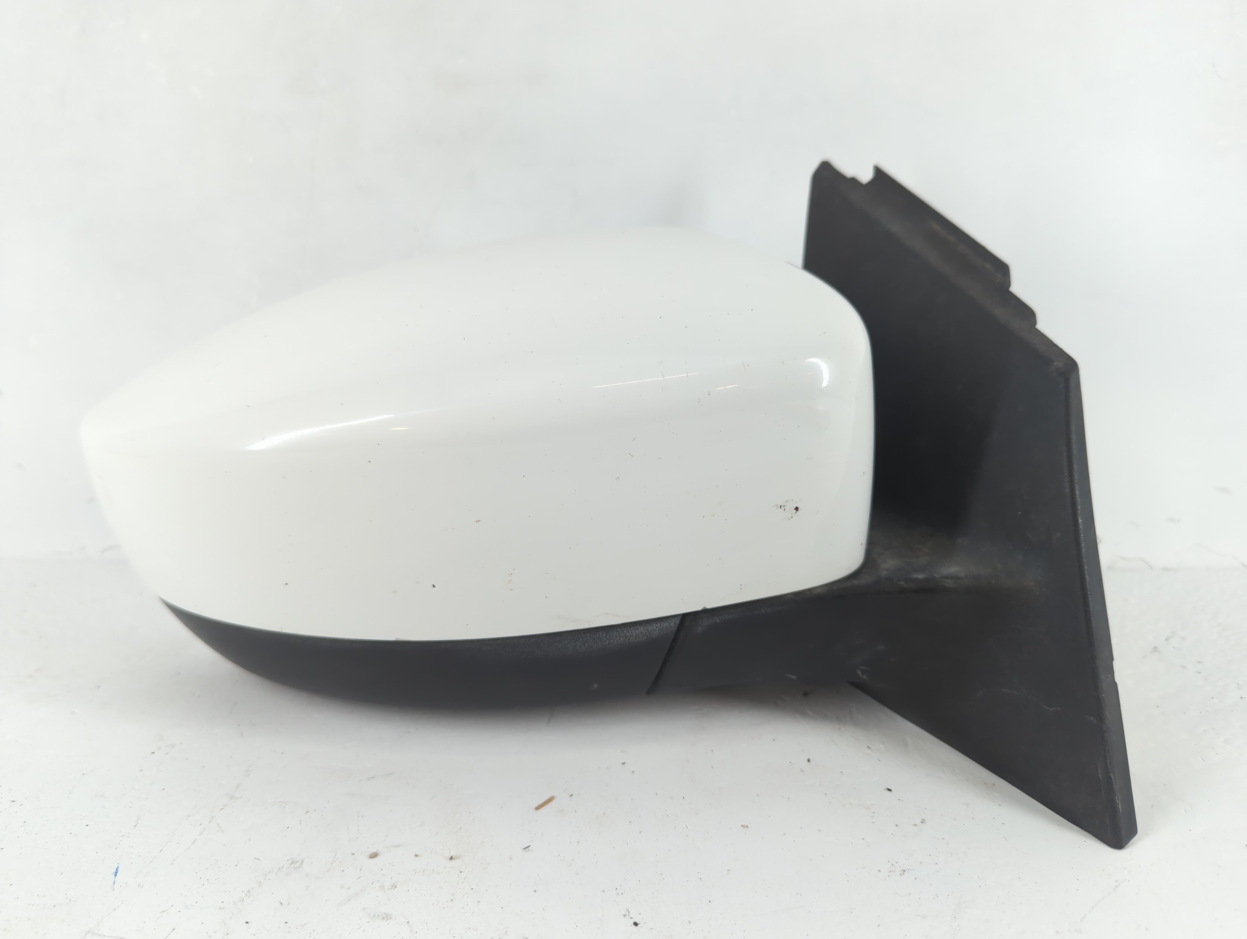 2012-2014 Ford Focus Passenger Right Side View Power Door Mirror White 1081938 - Oemusedautoparts1.com