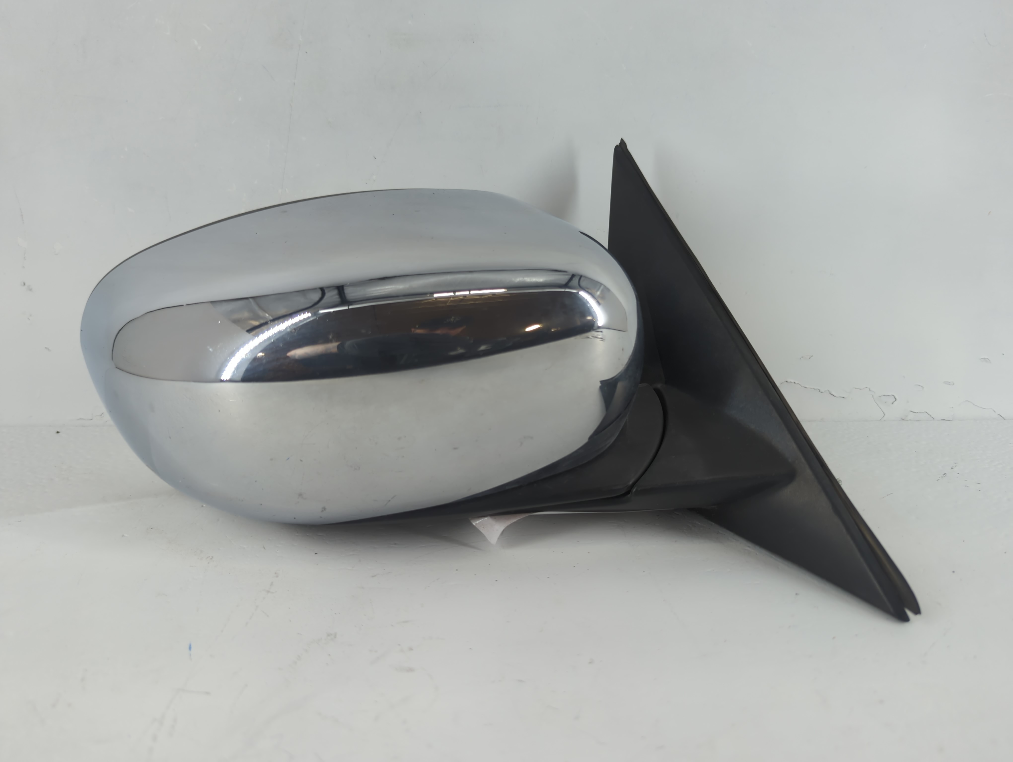 2005-2010 Chrysler 300 Passenger Right Side View Power Door Mirror 1081946 - Oemusedautoparts1.com