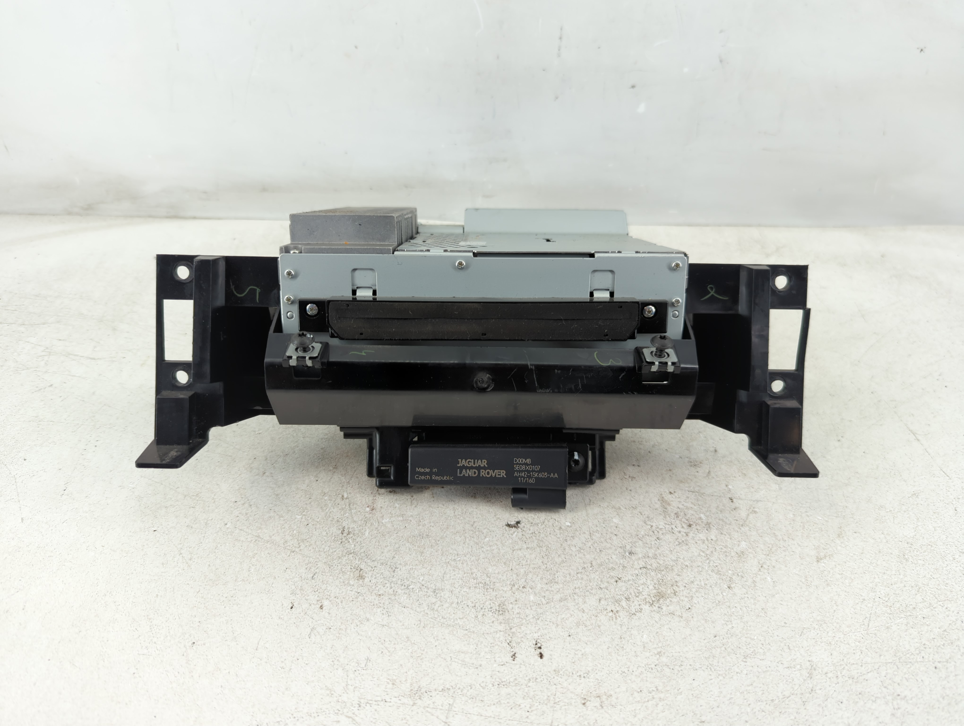 2010-2011 Land Rover Range Rover Sport Am Fm Cd Player Radio Receiver 1082007 - Oemusedautoparts1.com