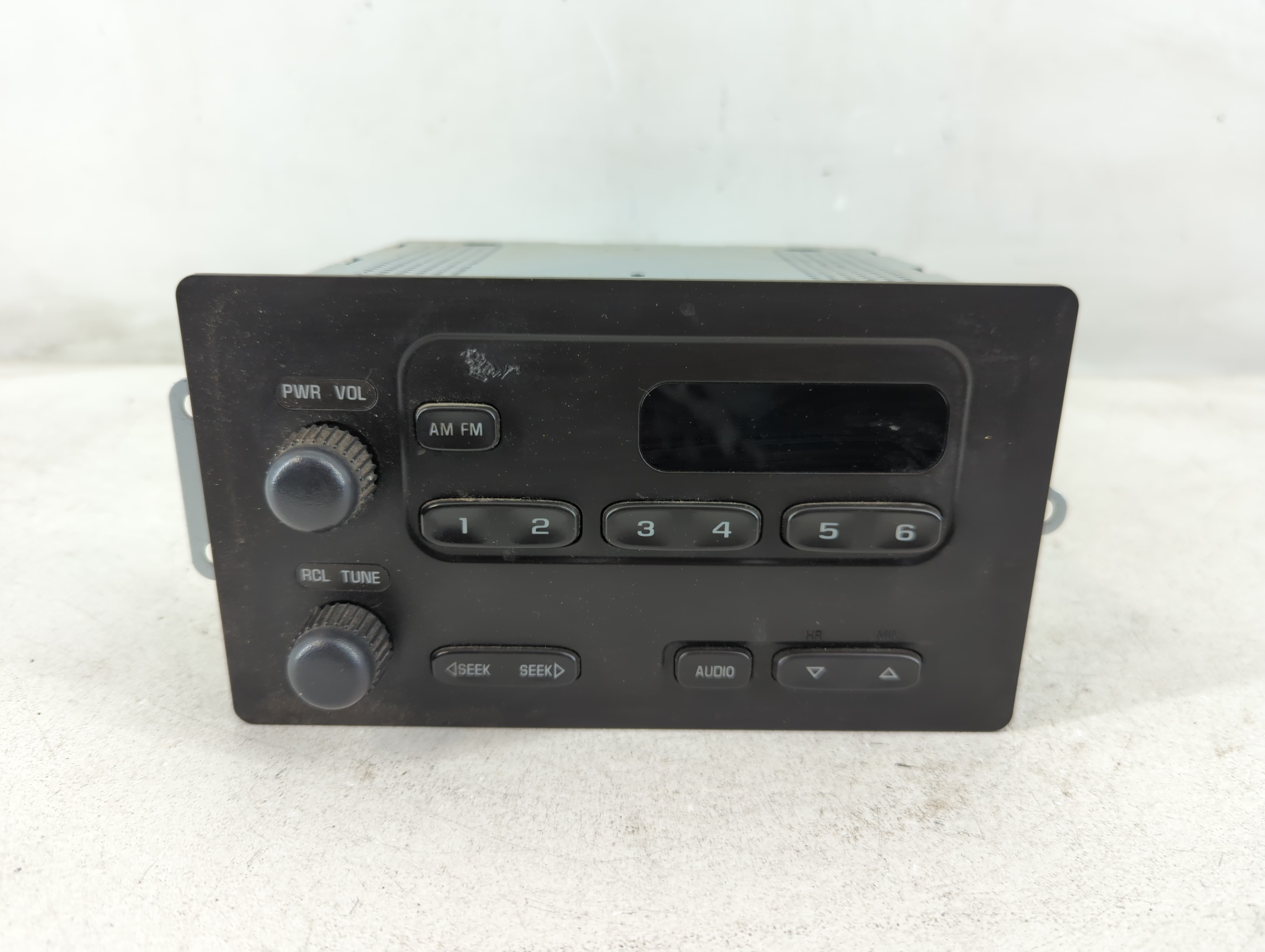 2004-2012 Chevrolet Colorado Am Fm Cd Player Radio Receiver 1082022 - Oemusedautoparts1.com