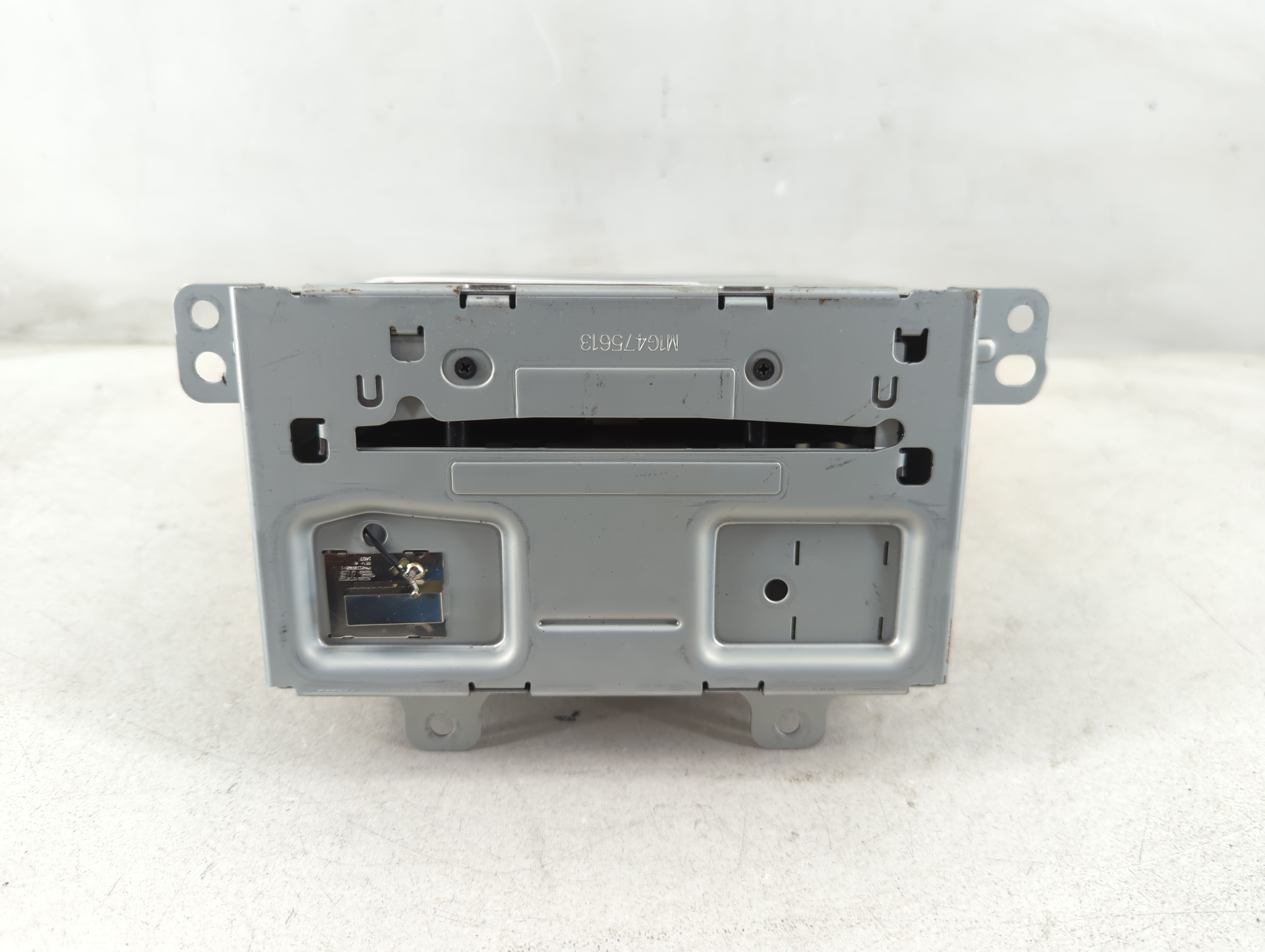 2015-2016 Chevrolet Cruze Am Fm Cd Player Radio Receiver 1082033 - Oemusedautoparts1.com