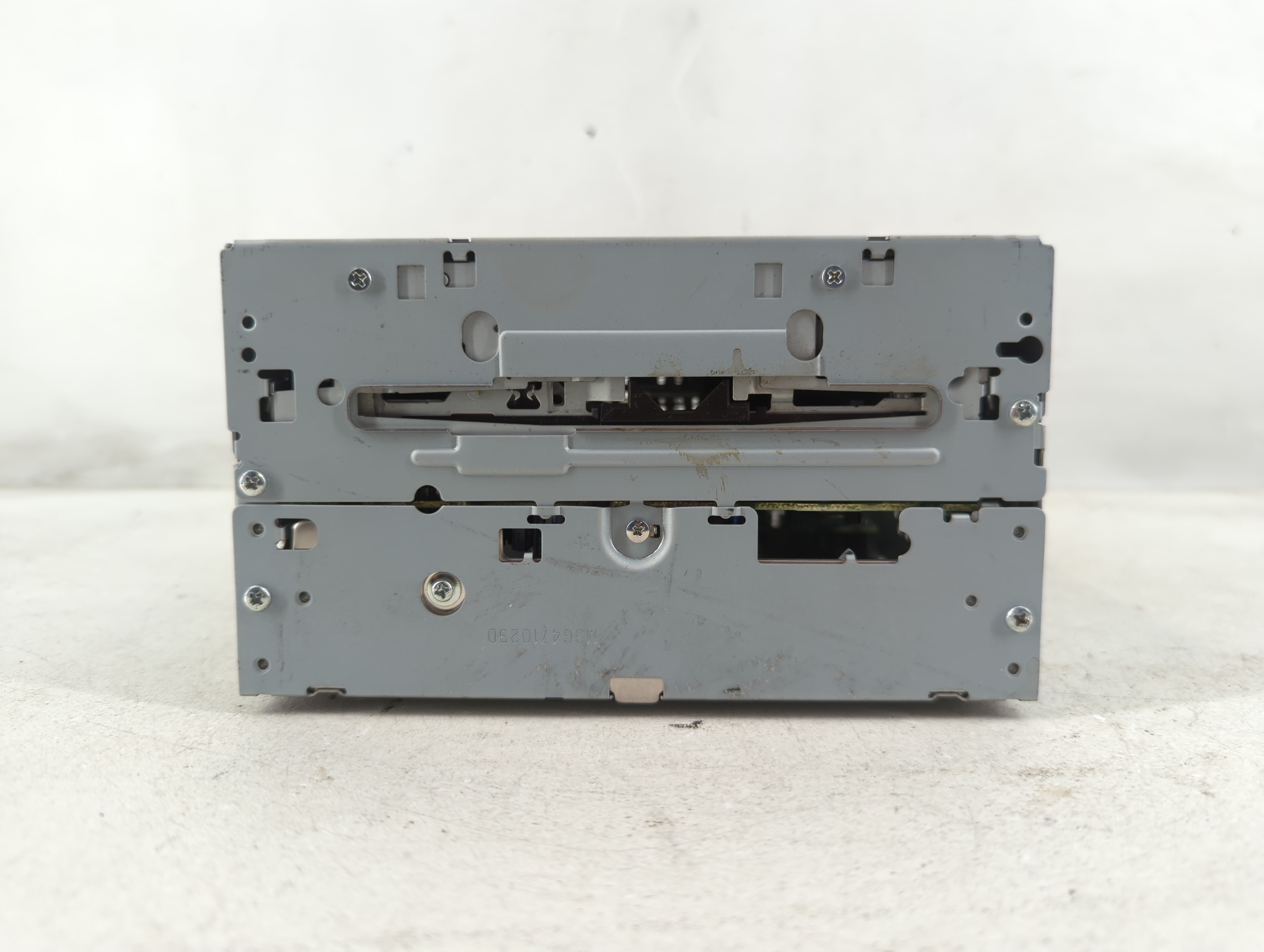 2010 Nissan Titan Am Fm Cd Player Radio Receiver 1082045 - Oemusedautoparts1.com