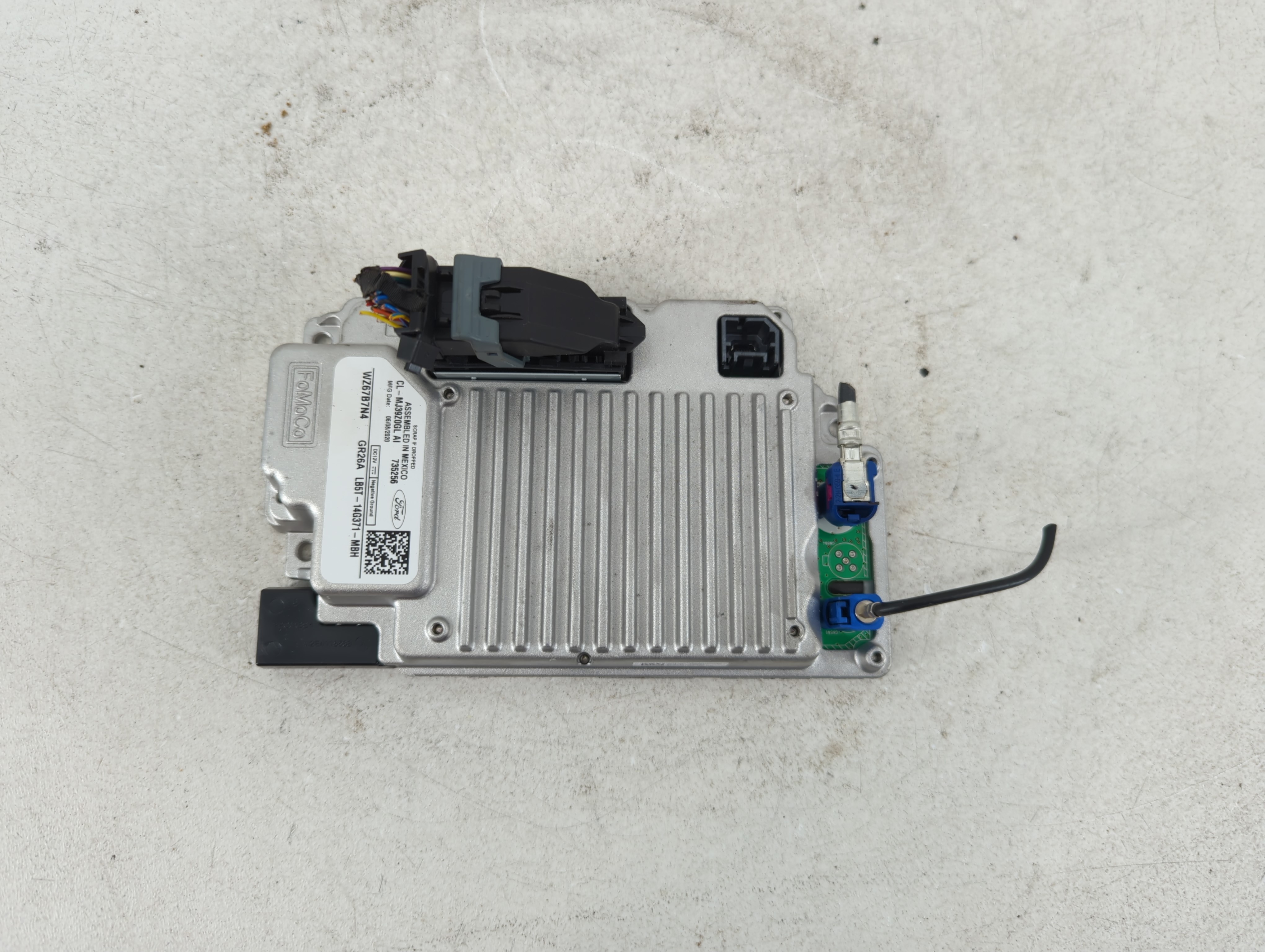 2020-2020 Ford Explorer Am Fm Cd Player Radio Receiver 1082070 - Oemusedautoparts1.com