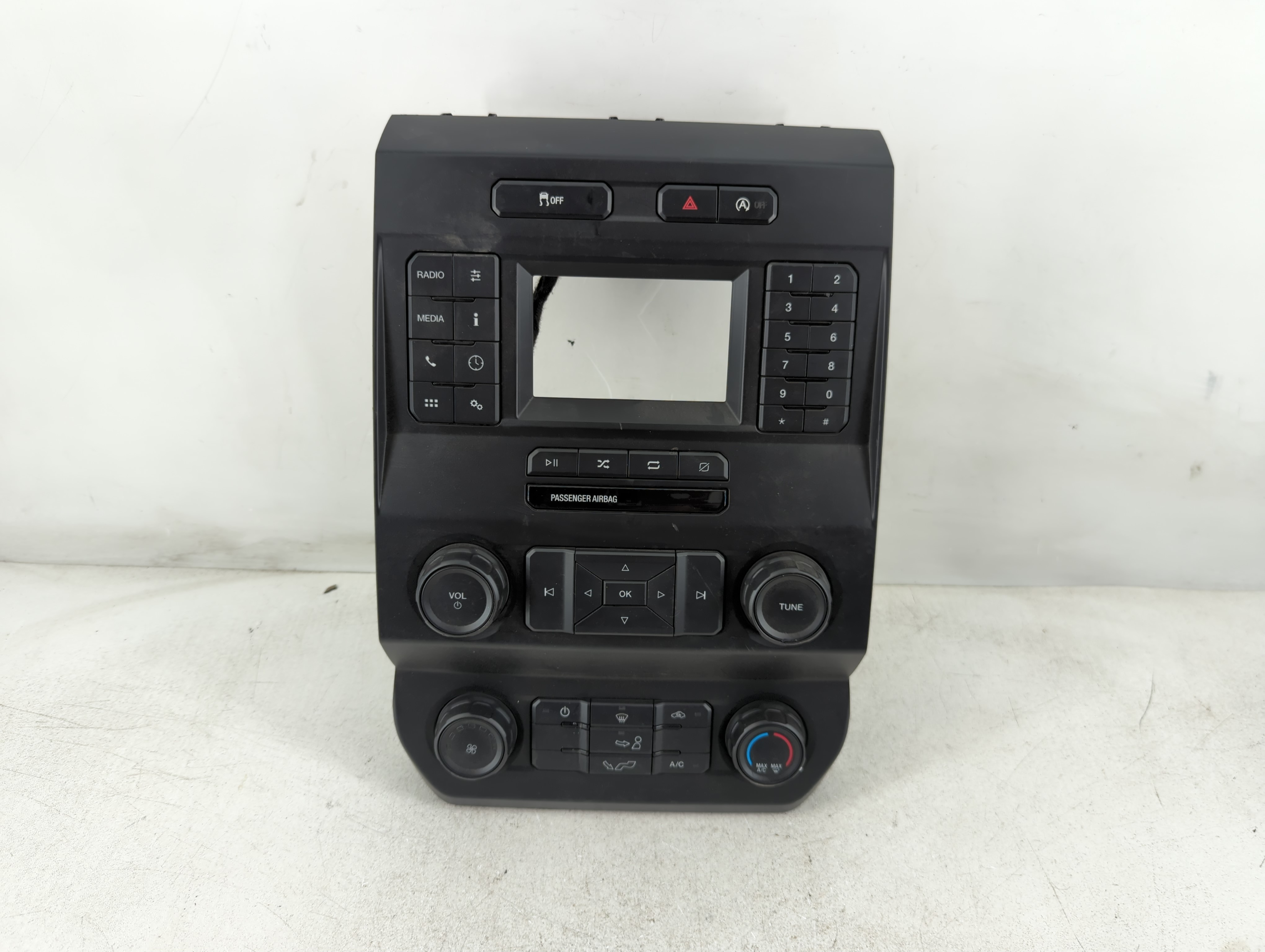 2019-2020 Ford F-150 Am Fm Cd Player Radio Receiver 1082111 - Oemusedautoparts1.com