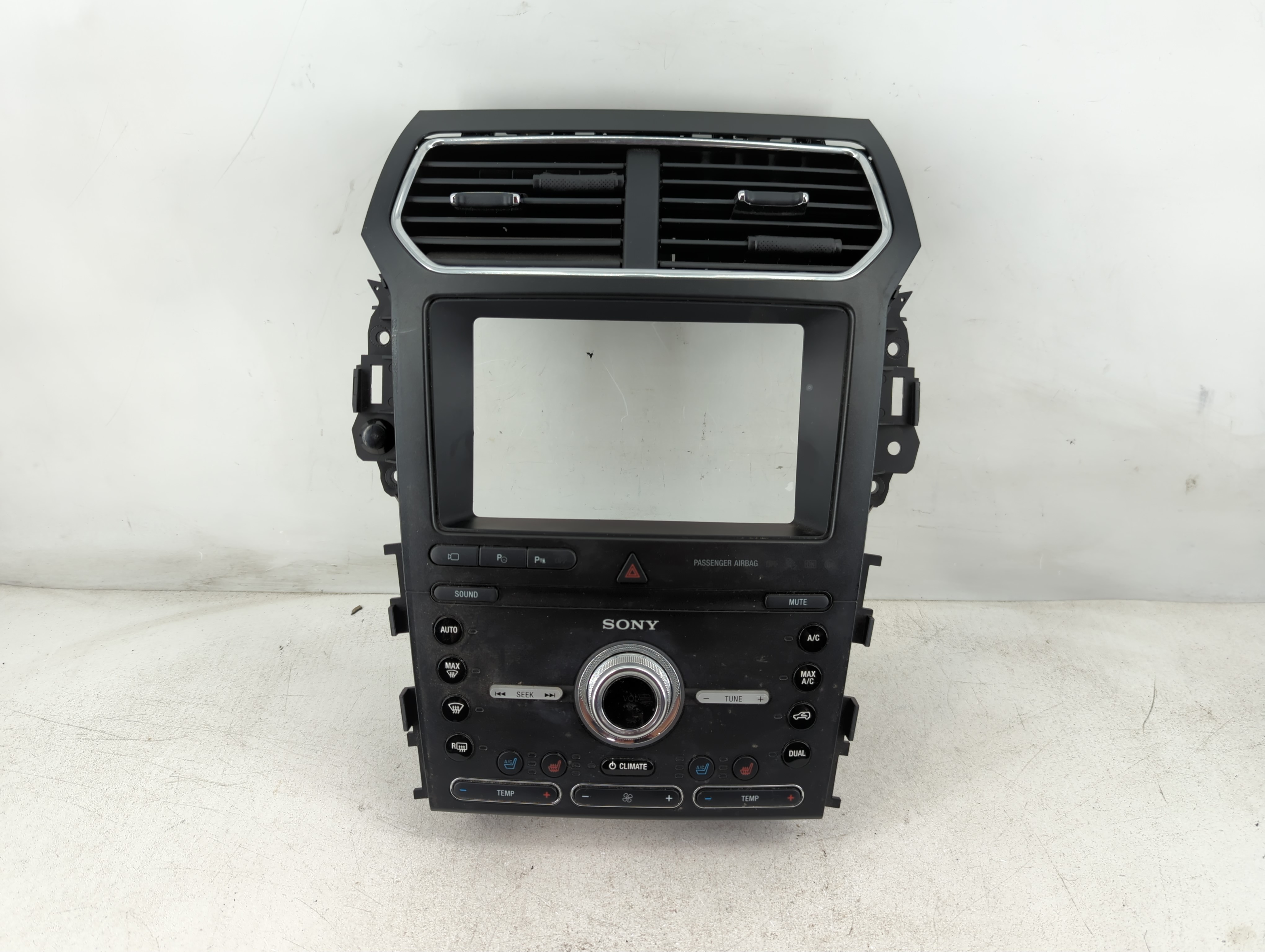 2019 Ford Explorer Am Fm Cd Player Radio Receiver 1082114 - Oemusedautoparts1.com