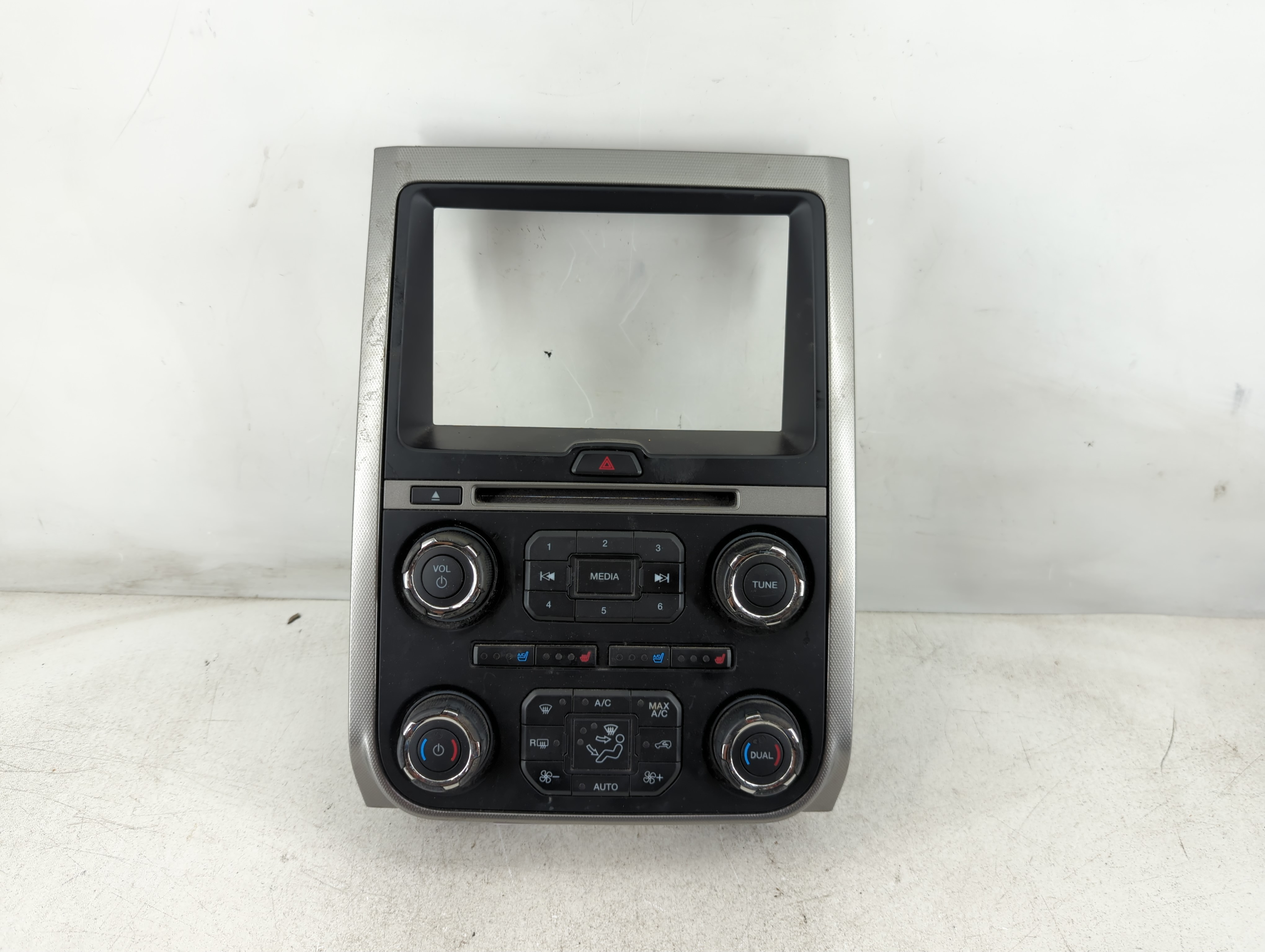 Picture of 2017 Ford Expedition Am Fm Cd Player Radio Receiver 1082119