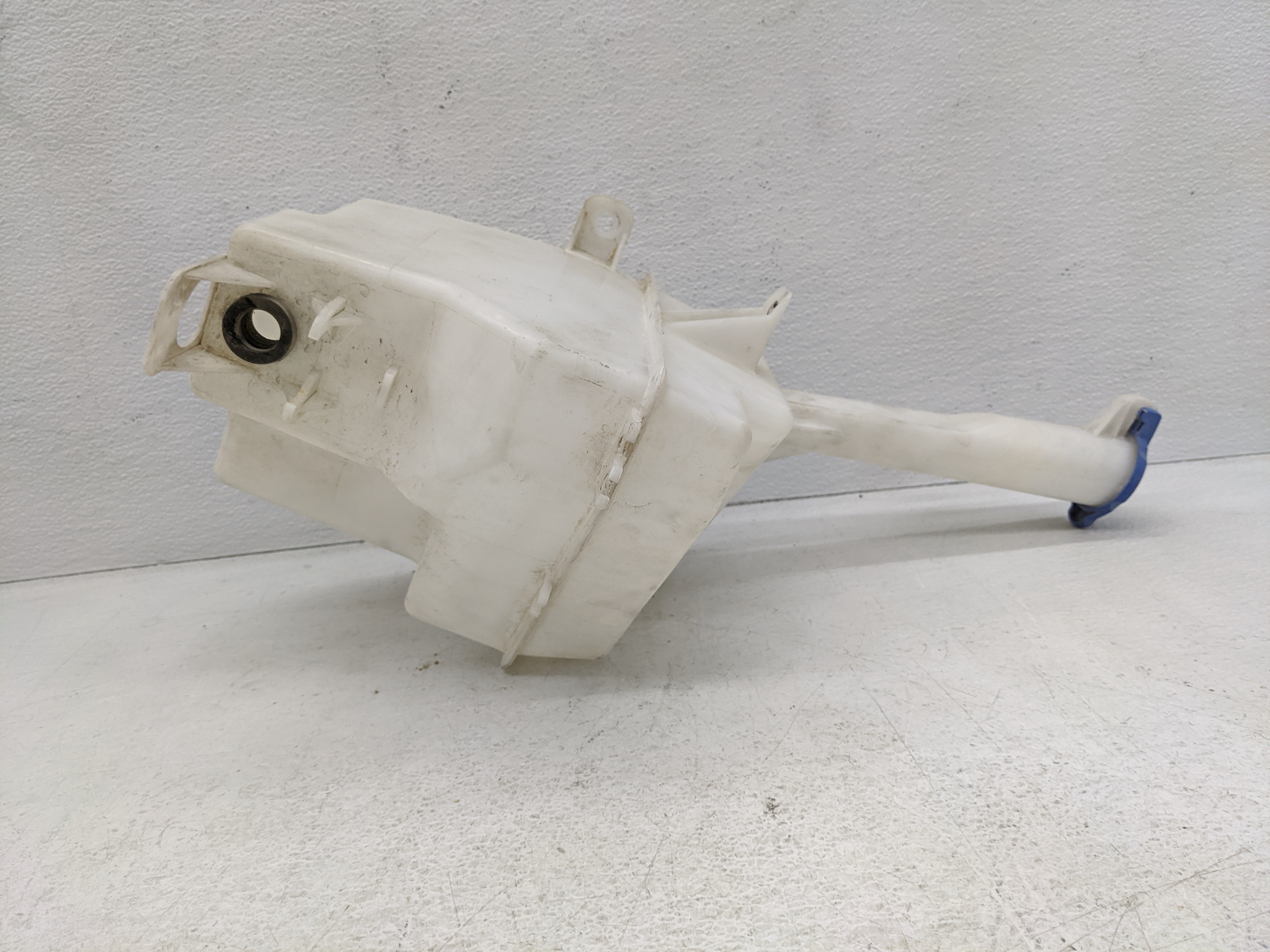 2011-2015 Kia Optima Windshield Washer Fluid Reservoir Bottle Oem 1082127 - Oemusedautoparts1.com