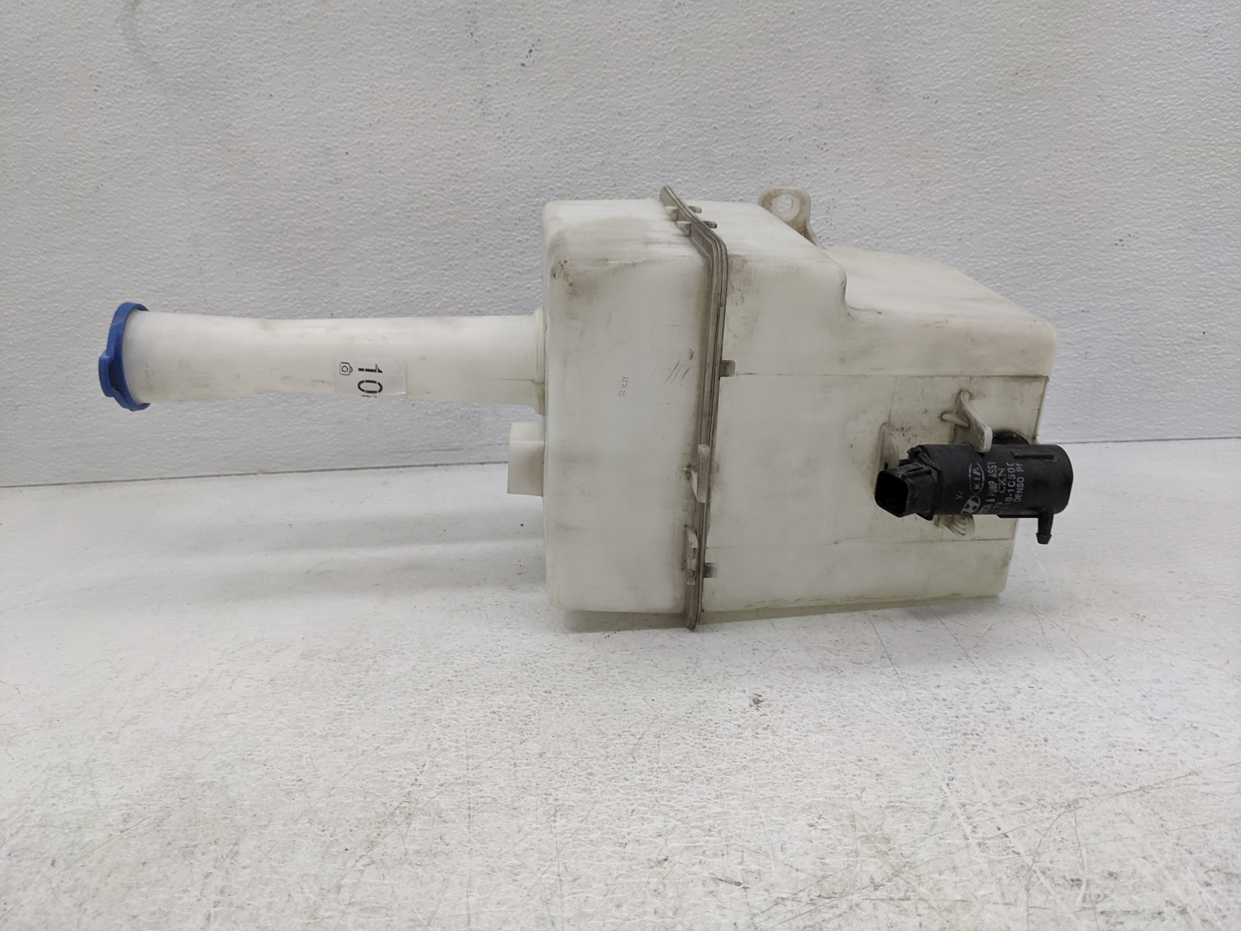 2008-2009 Kia Spectra Windshield Washer Fluid Reservoir Bottle Oem 1082128 - Oemusedautoparts1.com