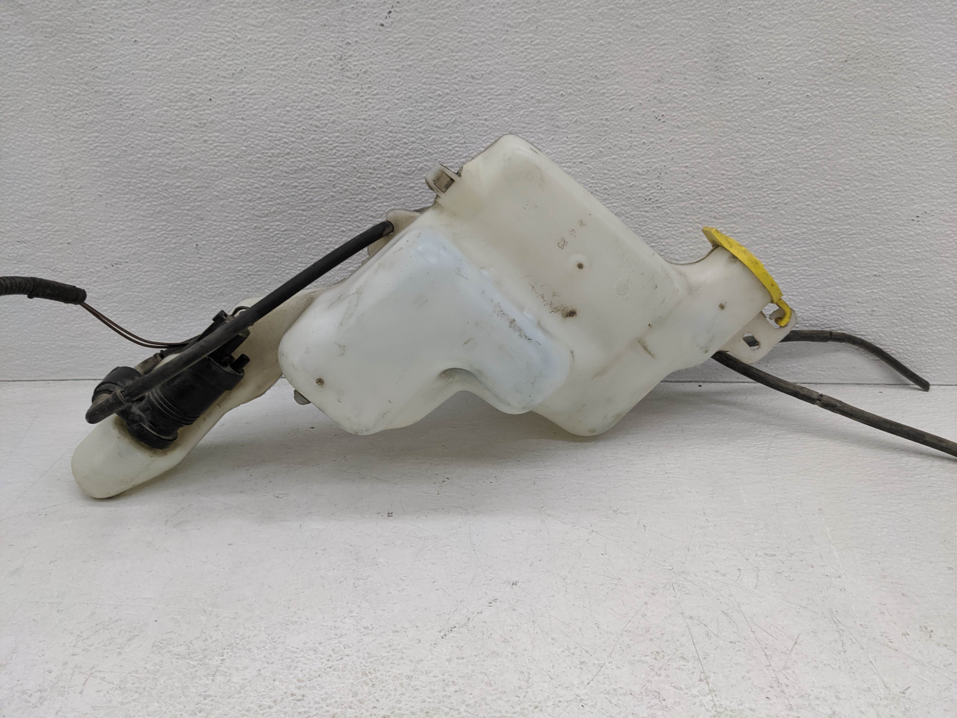 2007-2017 Jeep Patriot Windshield Washer Fluid Reservoir Bottle Oem 1082141 - Oemusedautoparts1.com