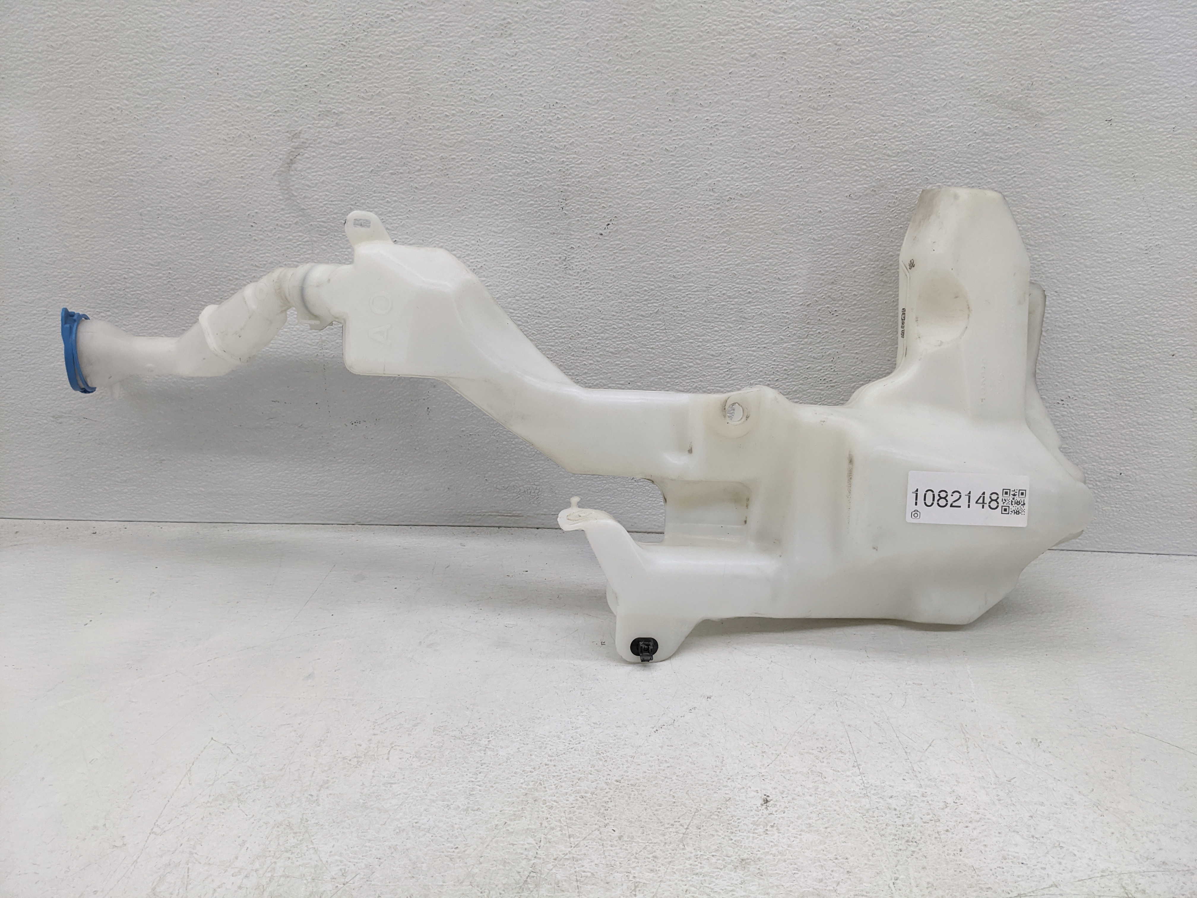 Picture of 2017-2022 Honda Cr-v Windshield Washer Fluid Reservoir Bottle Oem 1082148