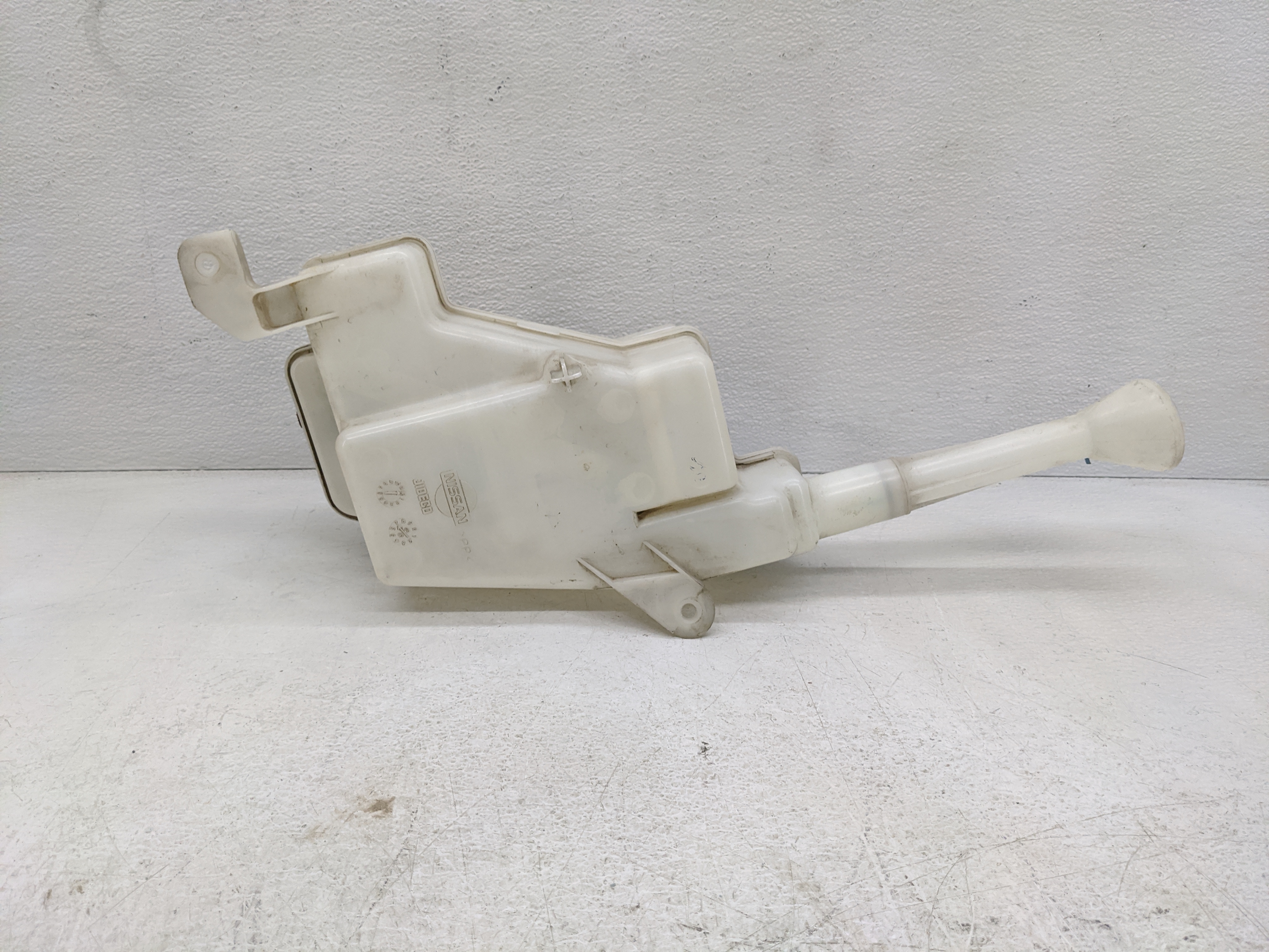 2004-2008 Nissan Maxima Windshield Washer Fluid Reservoir Bottle Oem 1082162 - Oemusedautoparts1.com