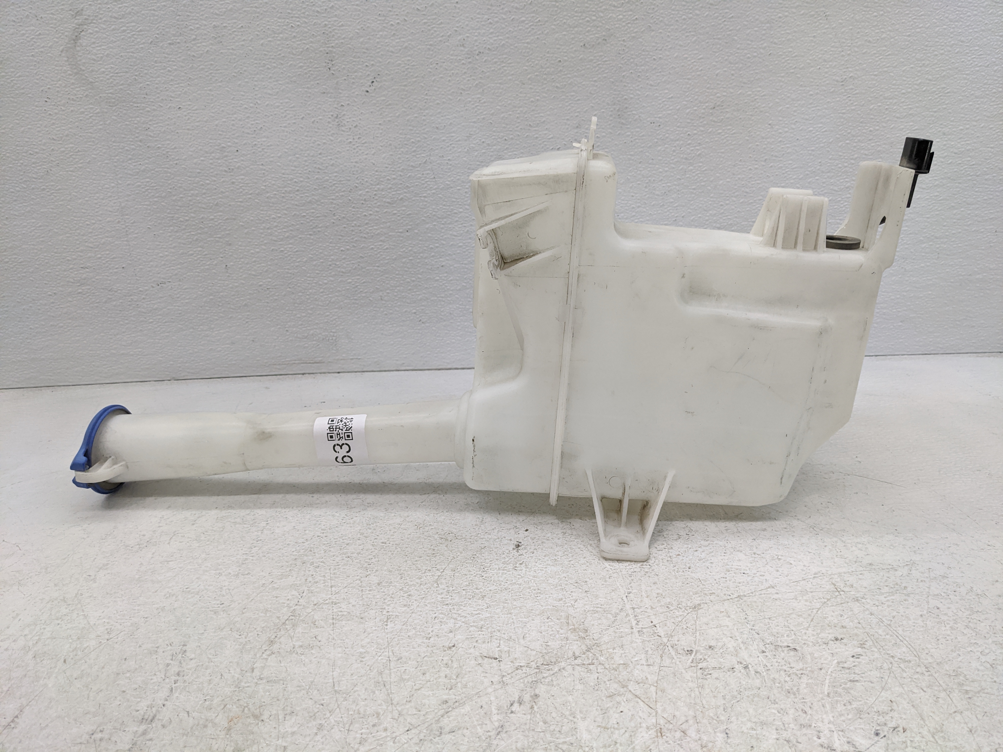 2015-2019 Hyundai Sonata Windshield Washer Fluid Reservoir Bottle Oem 1082163 - Oemusedautoparts1.com
