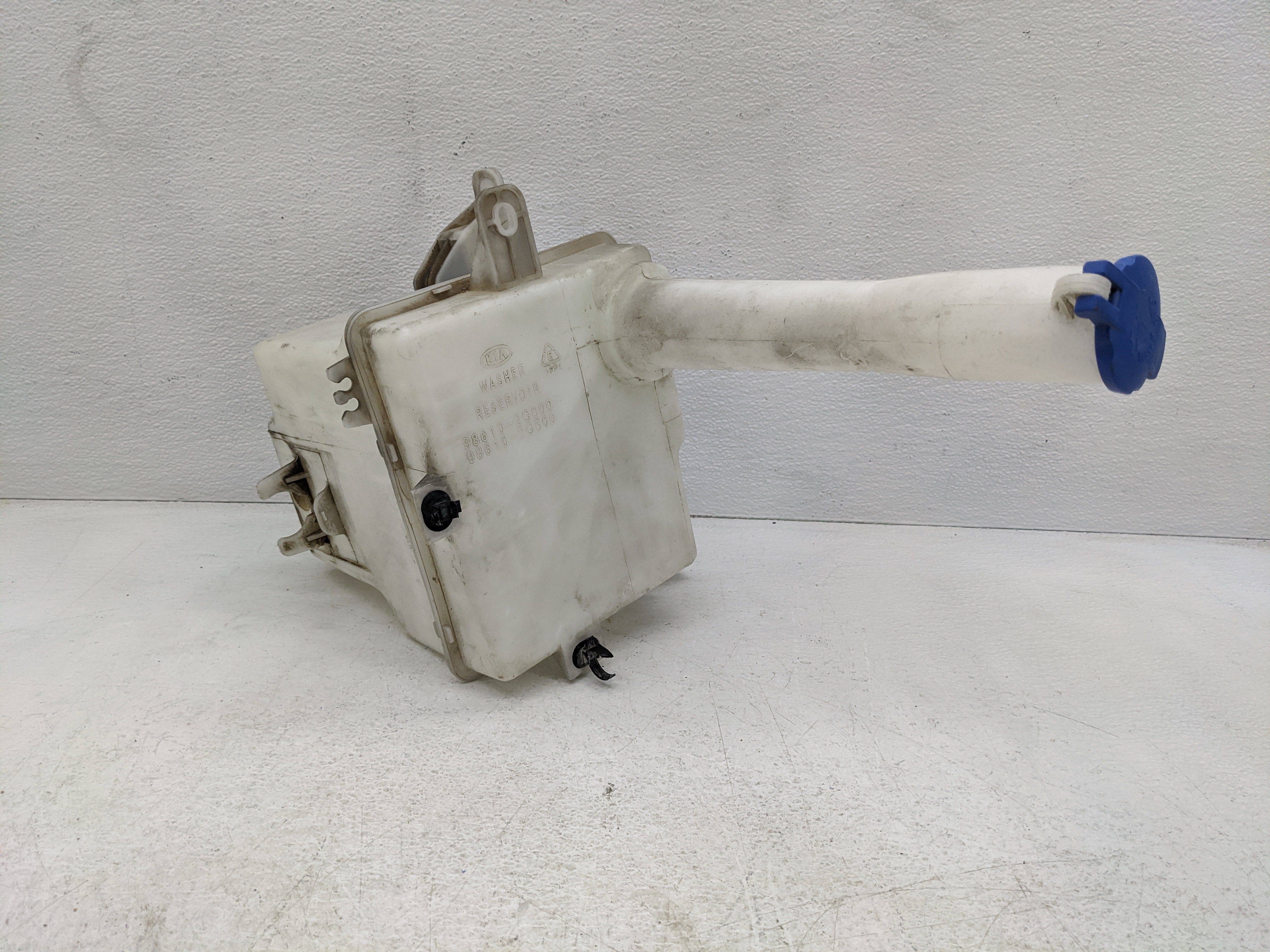2006-2010 Kia Optima Windshield Washer Fluid Reservoir Bottle Oem 1082170 - Oemusedautoparts1.com