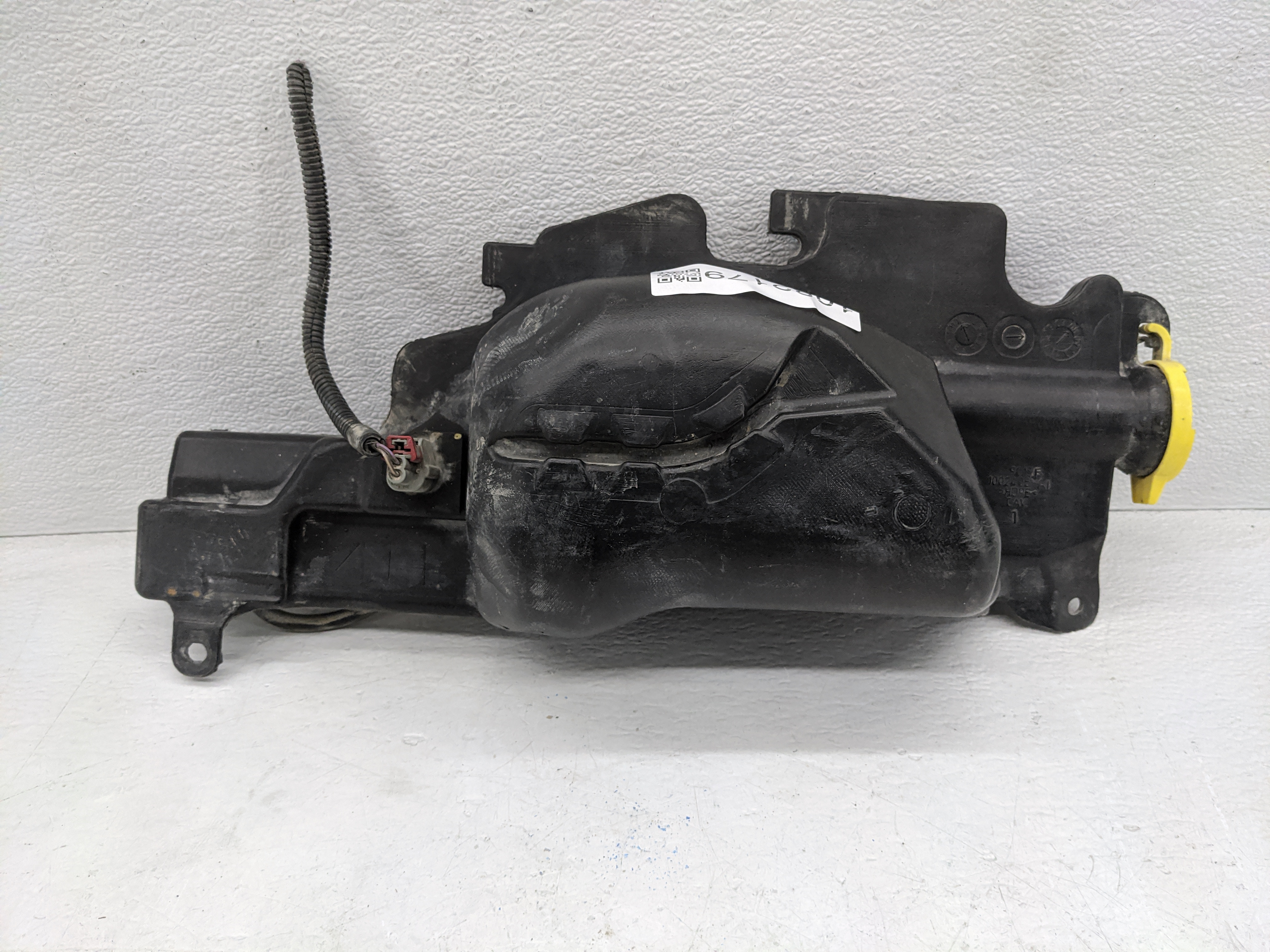 Dodge Ram 1500 Windshield Washer Fluid Reservoir Bottle Oem 1082179 - Oemusedautoparts1.com