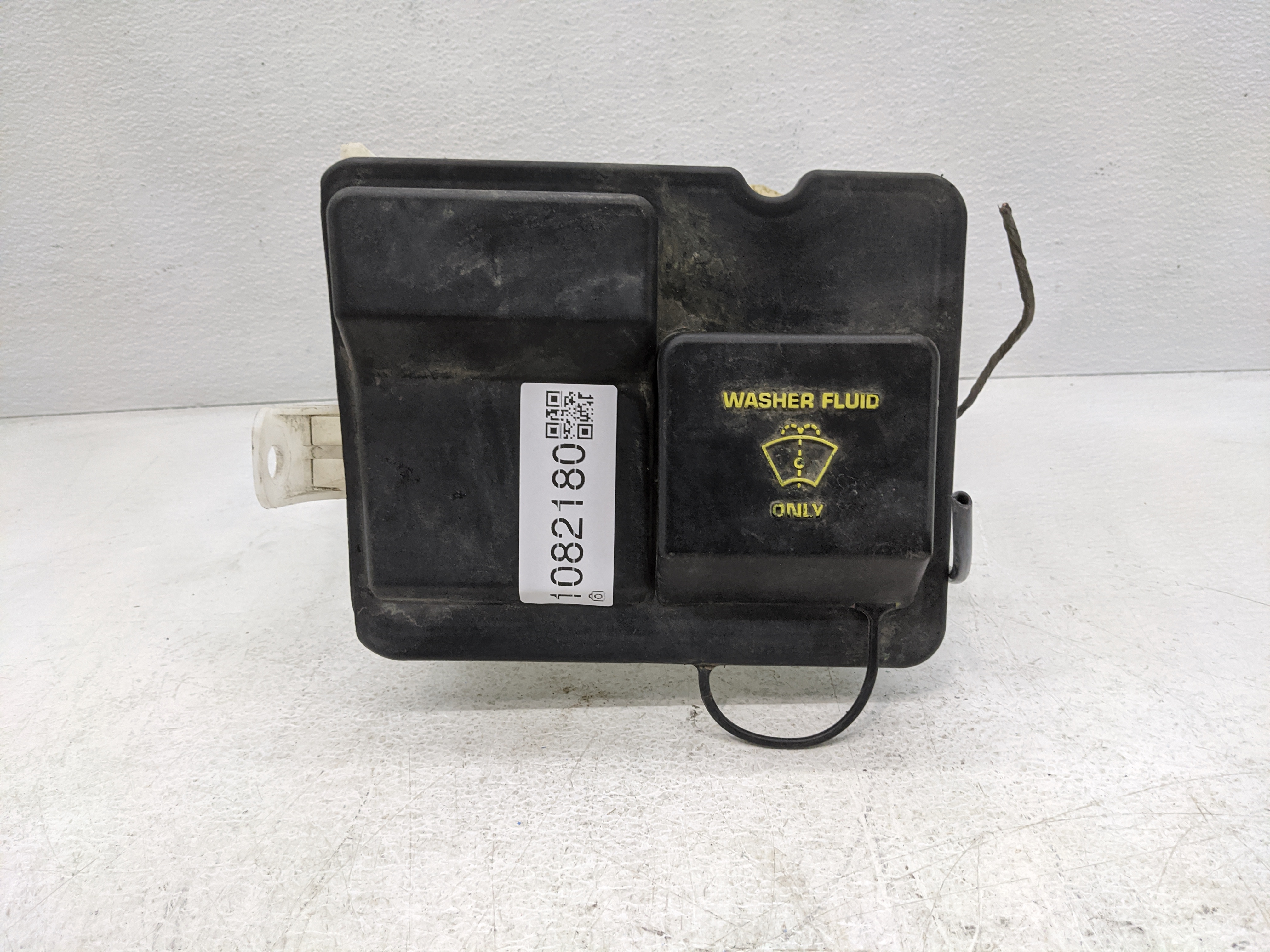 2007-2008 Ford F-150 Windshield Washer Fluid Reservoir Bottle Oem 1082180 - Oemusedautoparts1.com