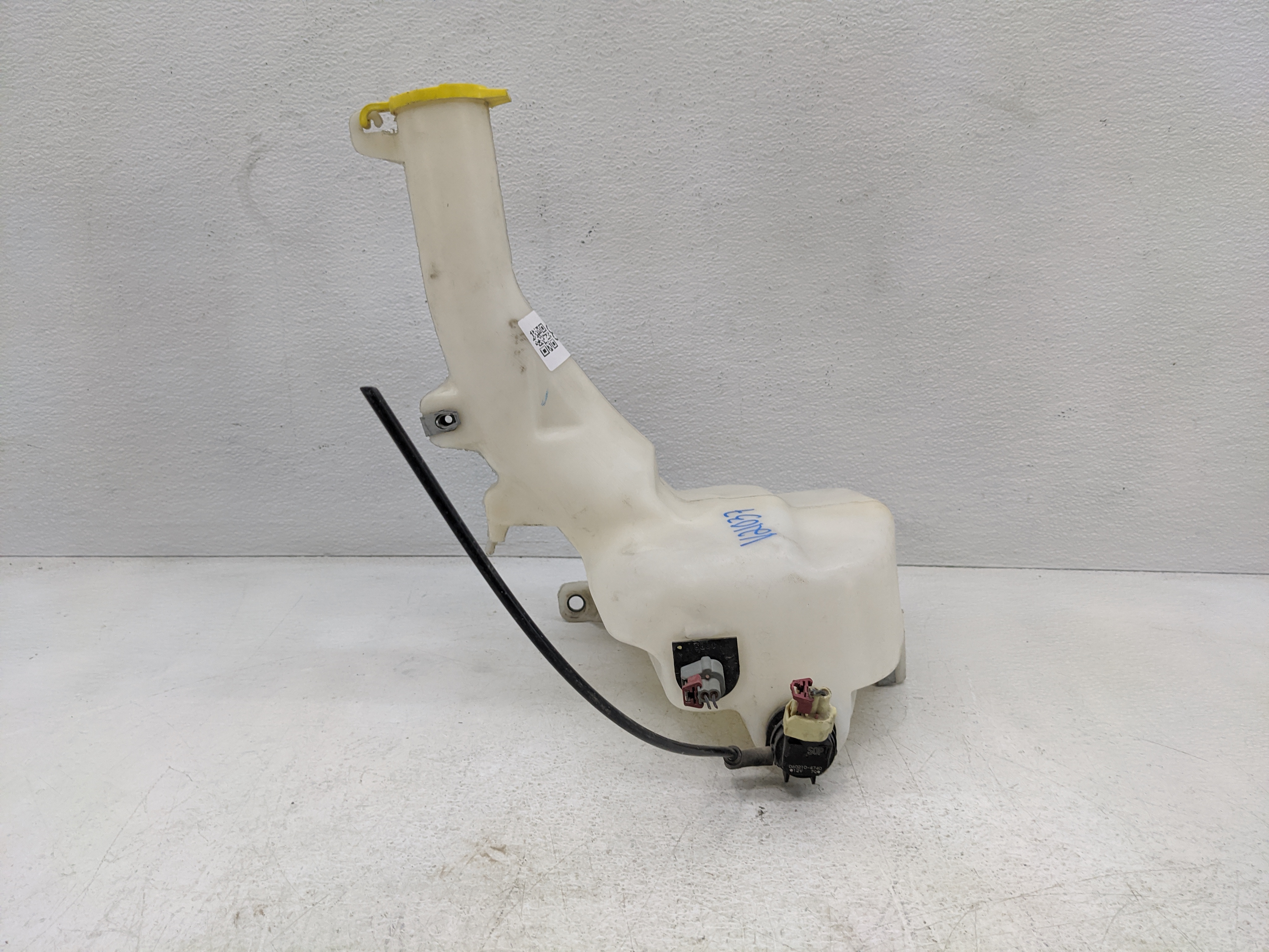 2011-2022 Dodge Charger Windshield Washer Fluid Reservoir Bottle Oem 1082183 - Oemusedautoparts1.com