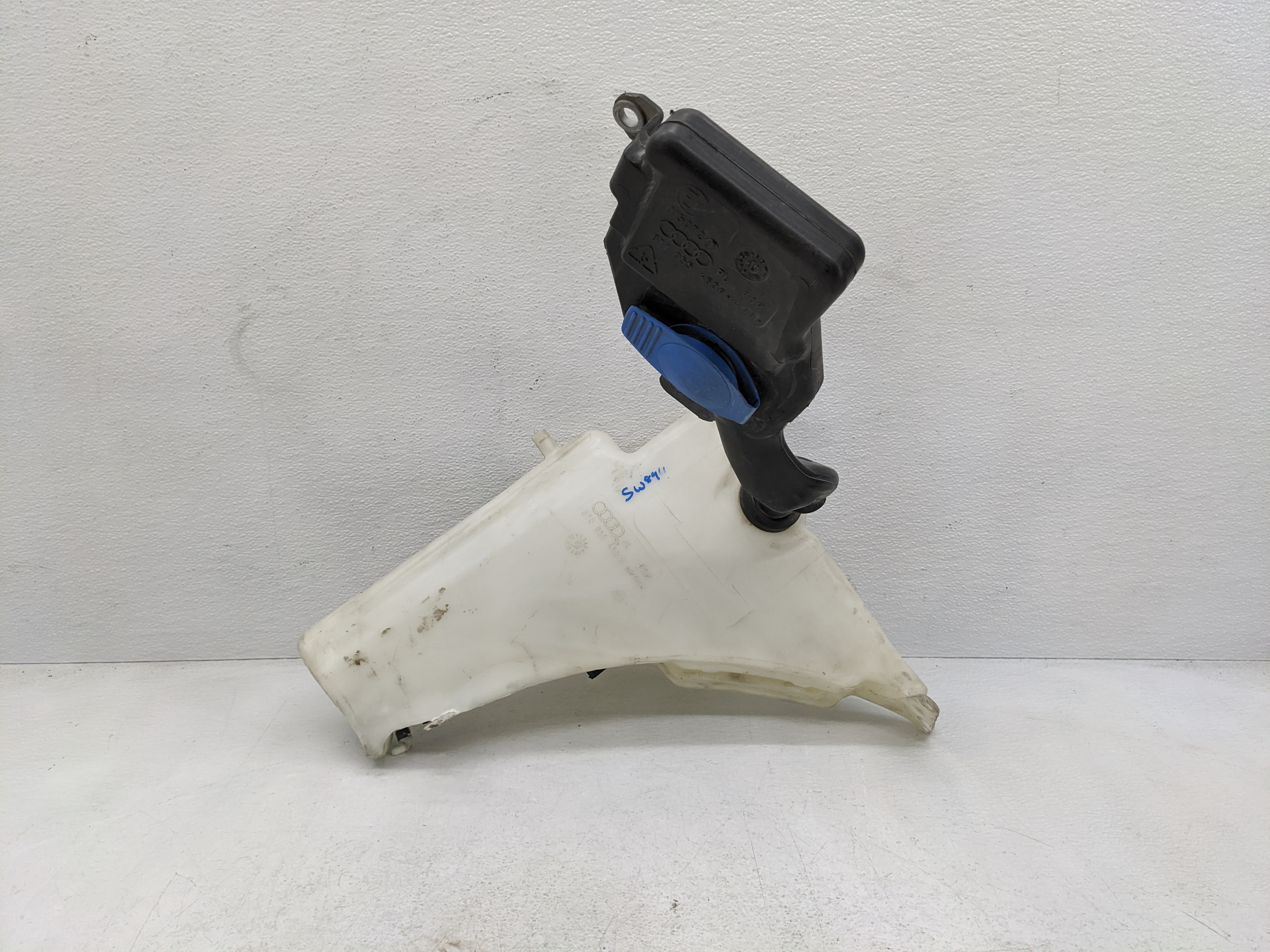 Picture of 2009-2016 Audi A4 Windshield Washer Fluid Reservoir Bottle Oem 1082188