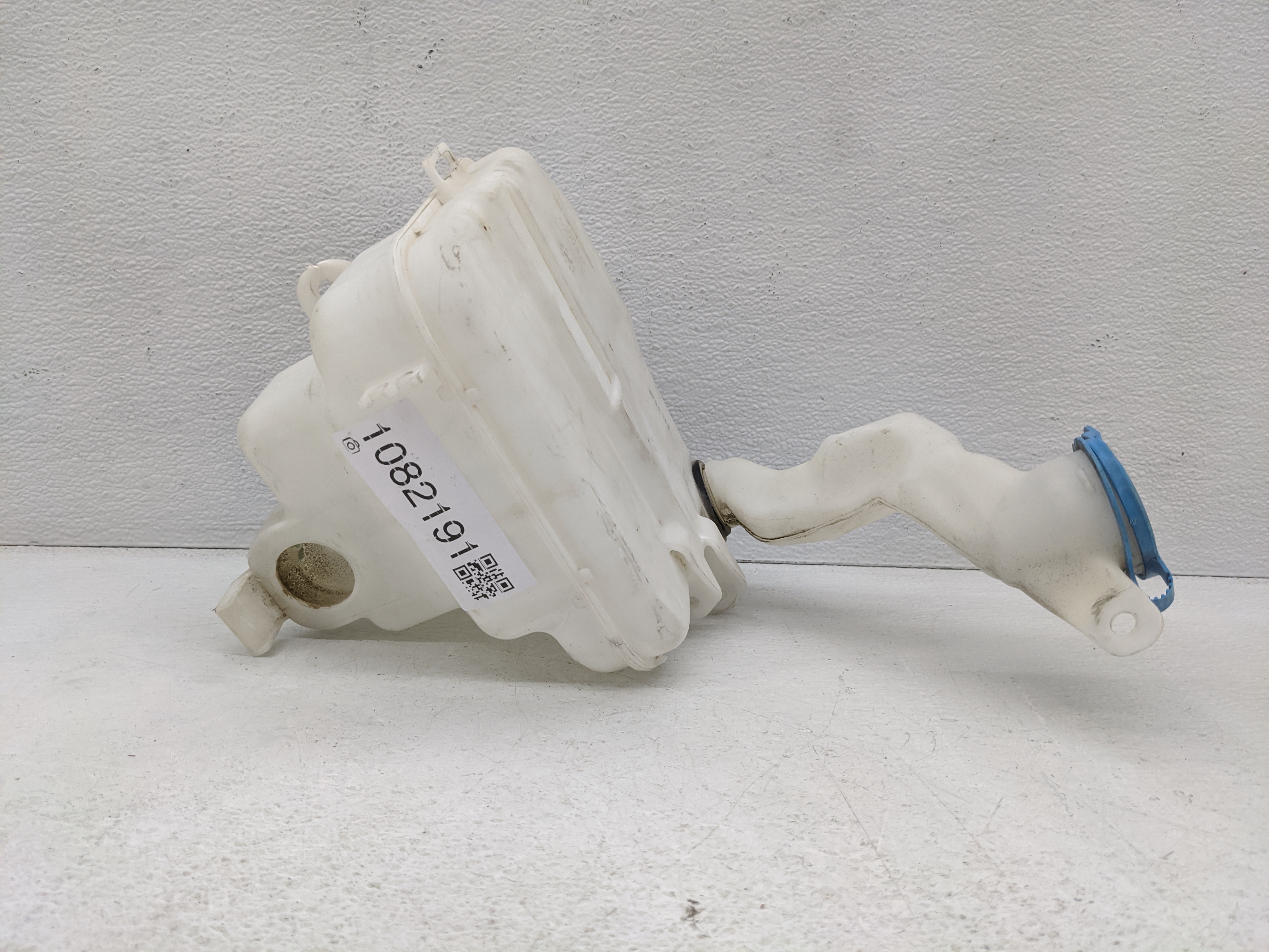 2015-2020 Honda Fit Windshield Washer Fluid Reservoir Bottle Oem 1082191 - Oemusedautoparts1.com